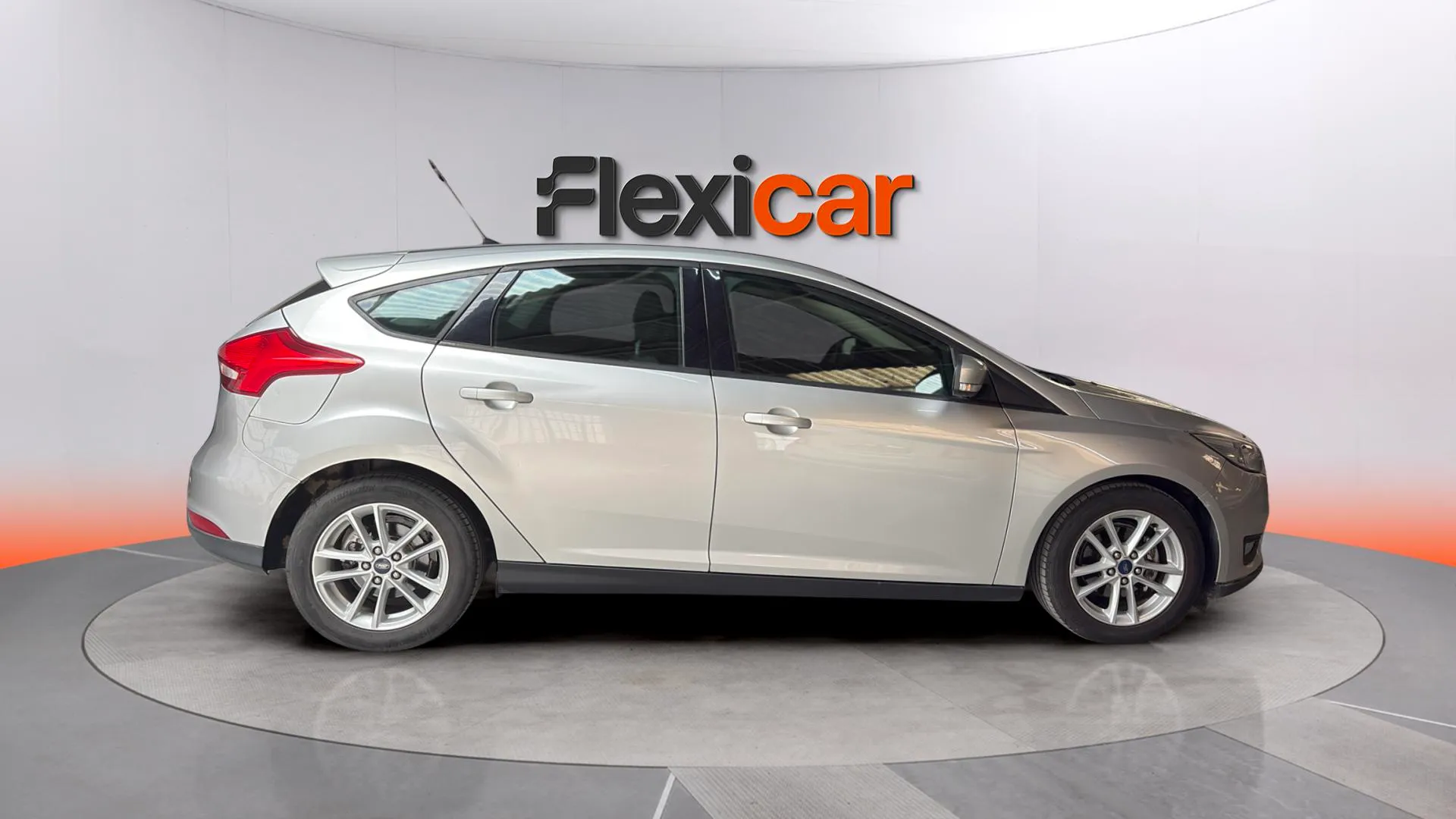 Ford Focus 1.6 TI-VCT PowerShift Business - foto 3