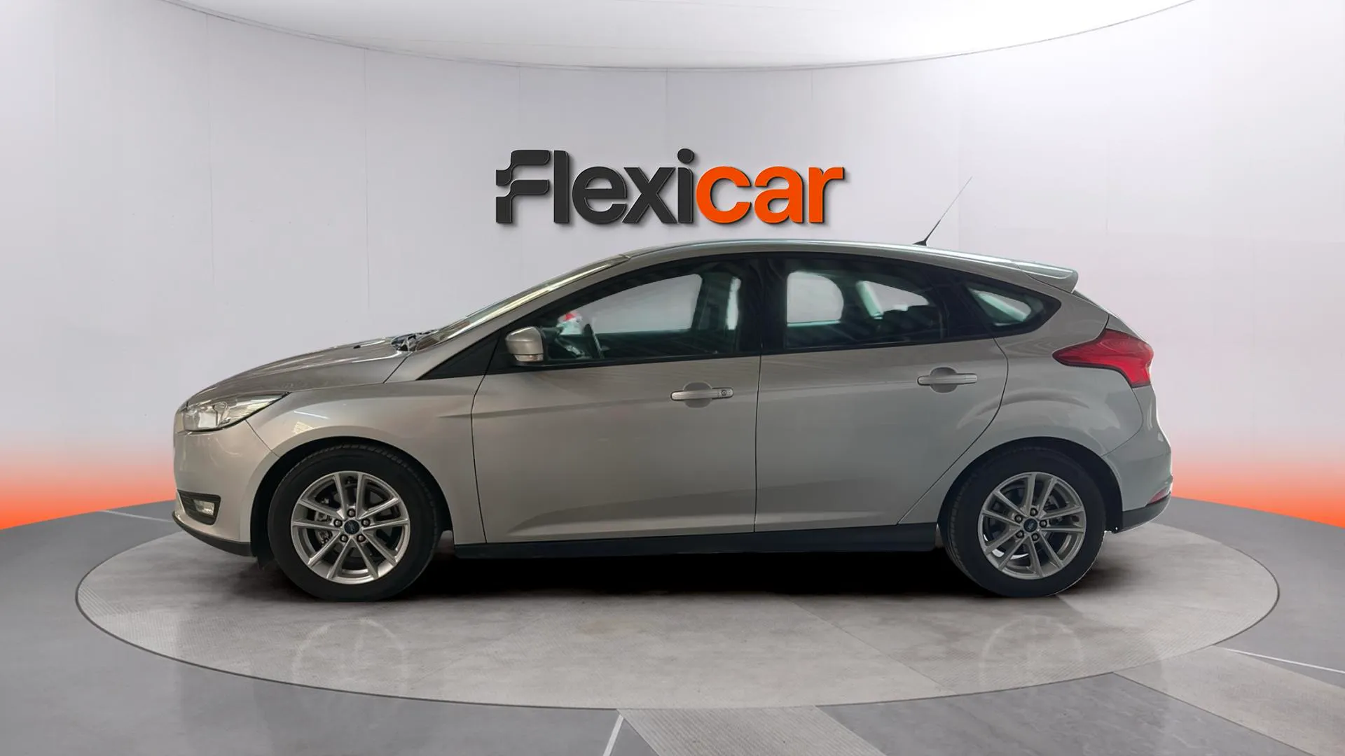 Ford Focus 1.6 TI-VCT PowerShift Business - foto 5