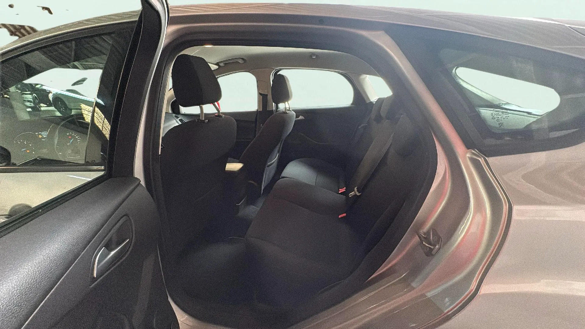 Ford Focus 1.6 TI-VCT PowerShift Business - foto 8