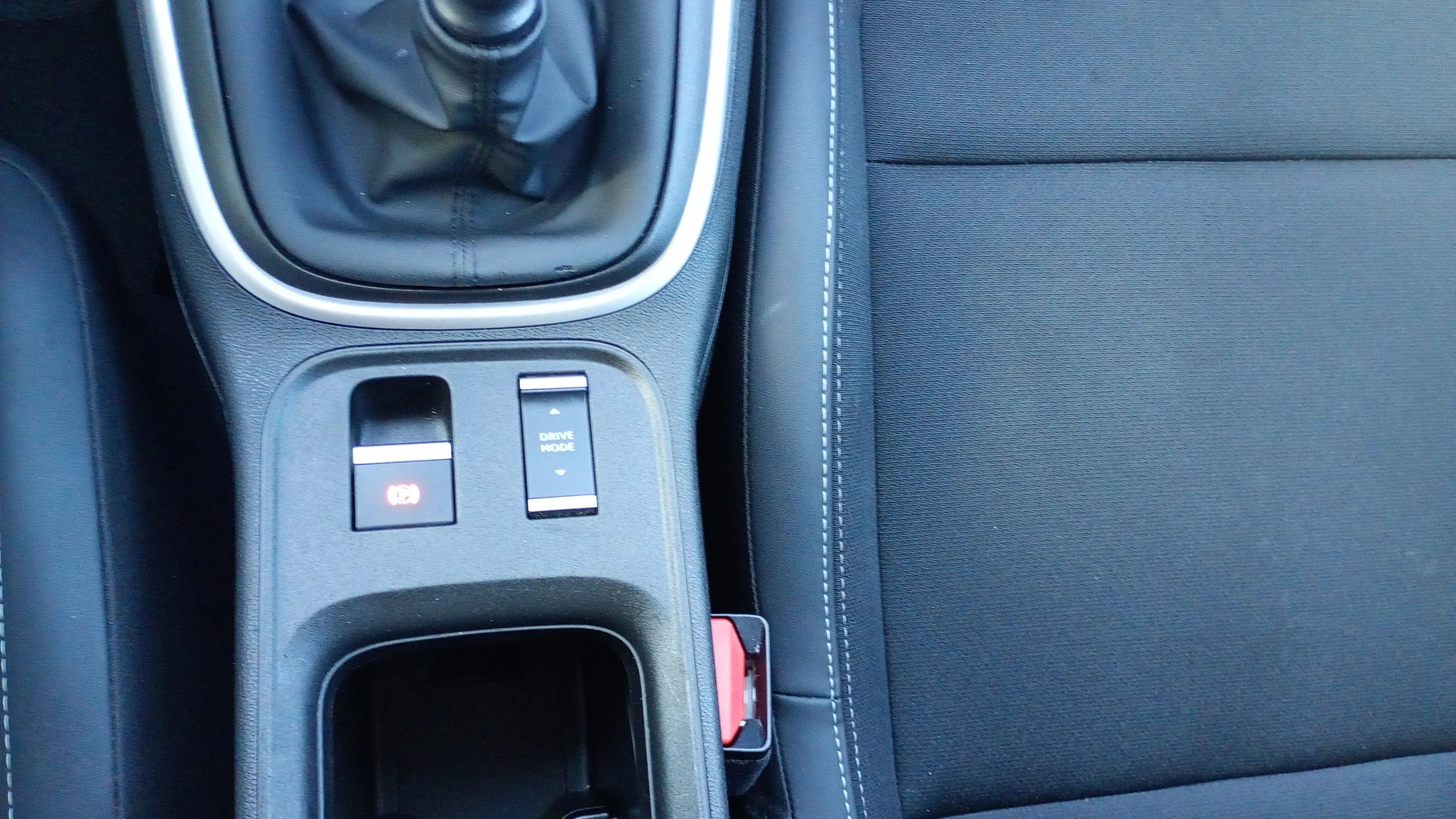 Jeep Avenger 1.2 G Altitude - foto 26