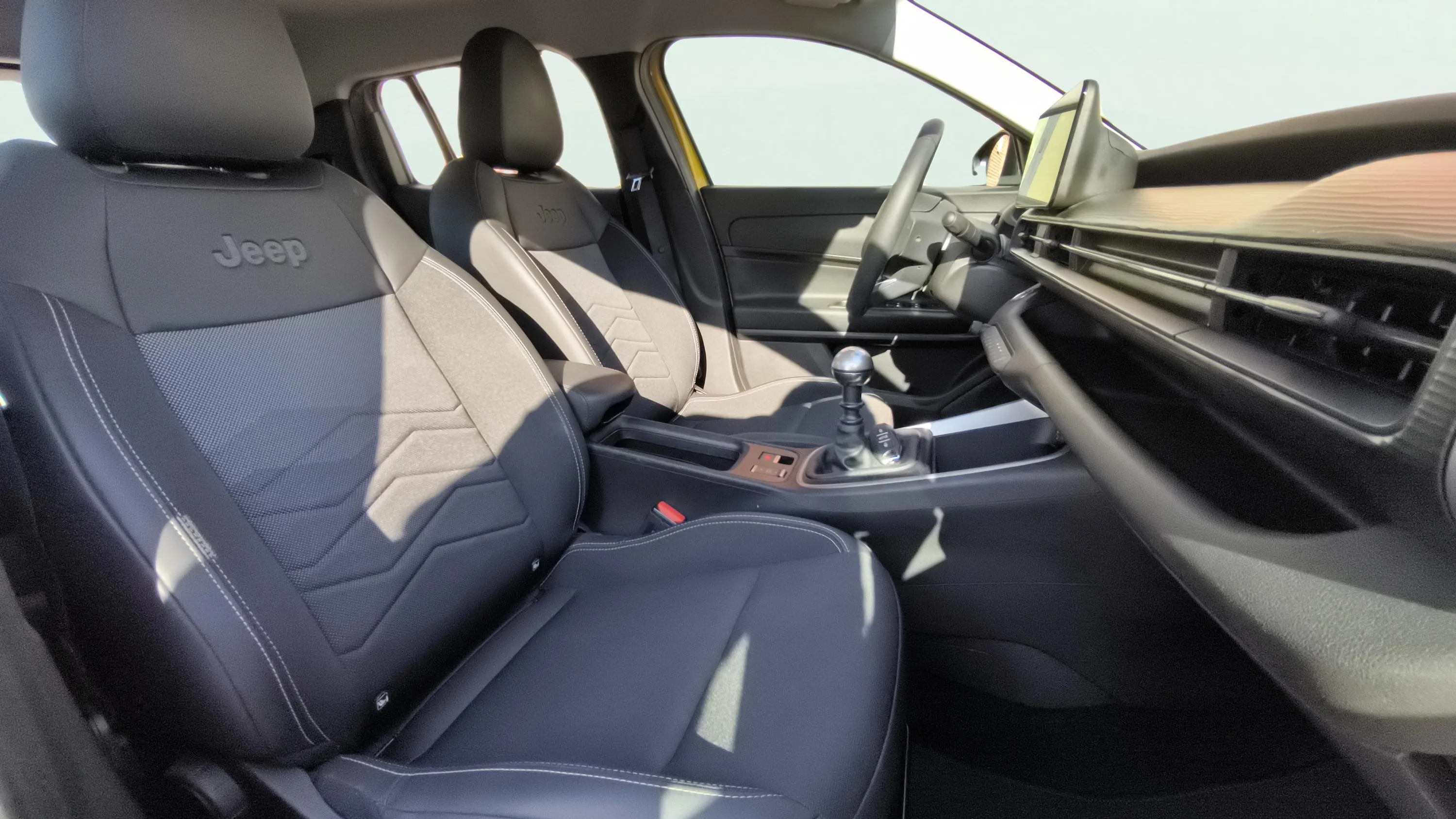 Jeep Avenger 1.2 G Altitude - foto 14