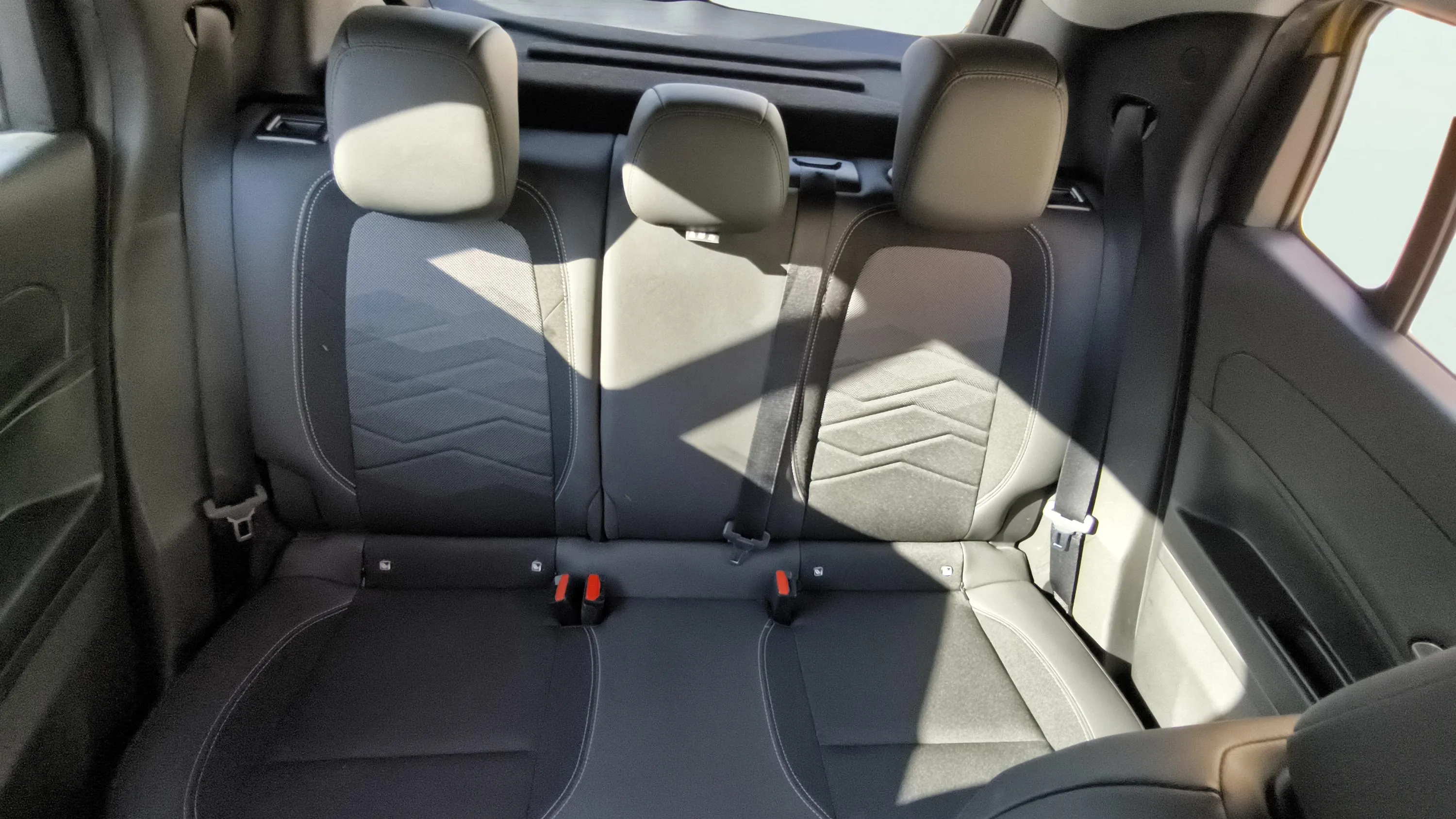 Jeep Avenger 1.2 G Altitude - foto 13