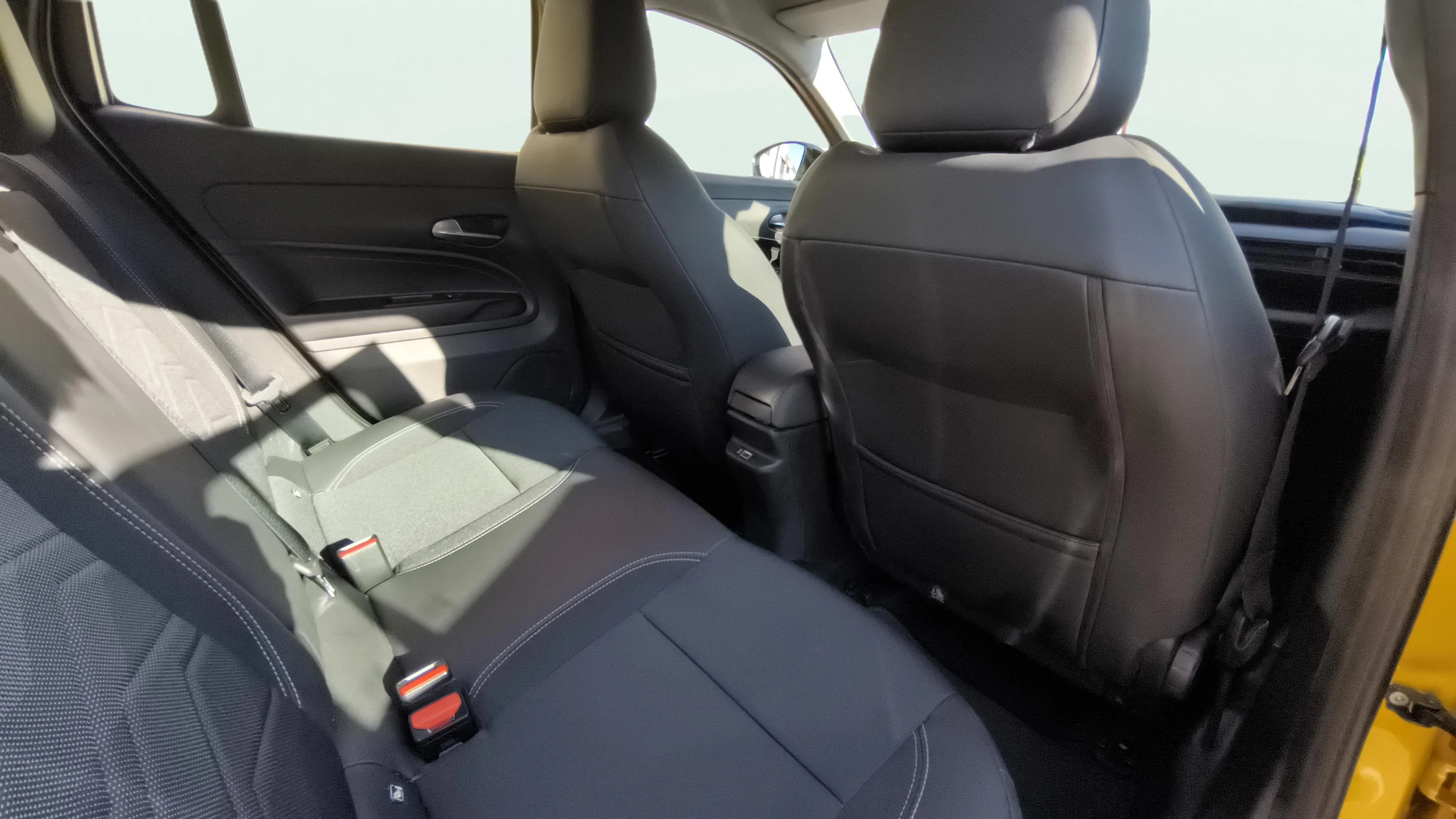 Jeep Avenger 1.2 G Altitude - foto 17
