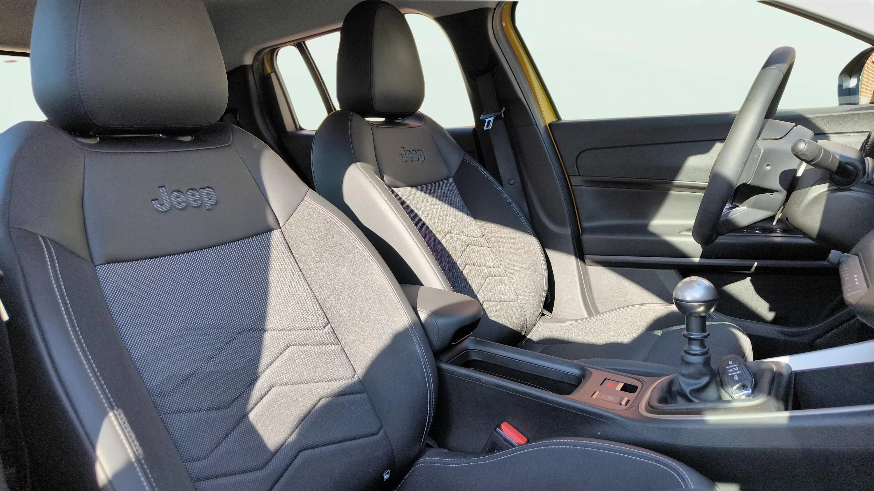 Jeep Avenger 1.2 G Altitude - foto 15