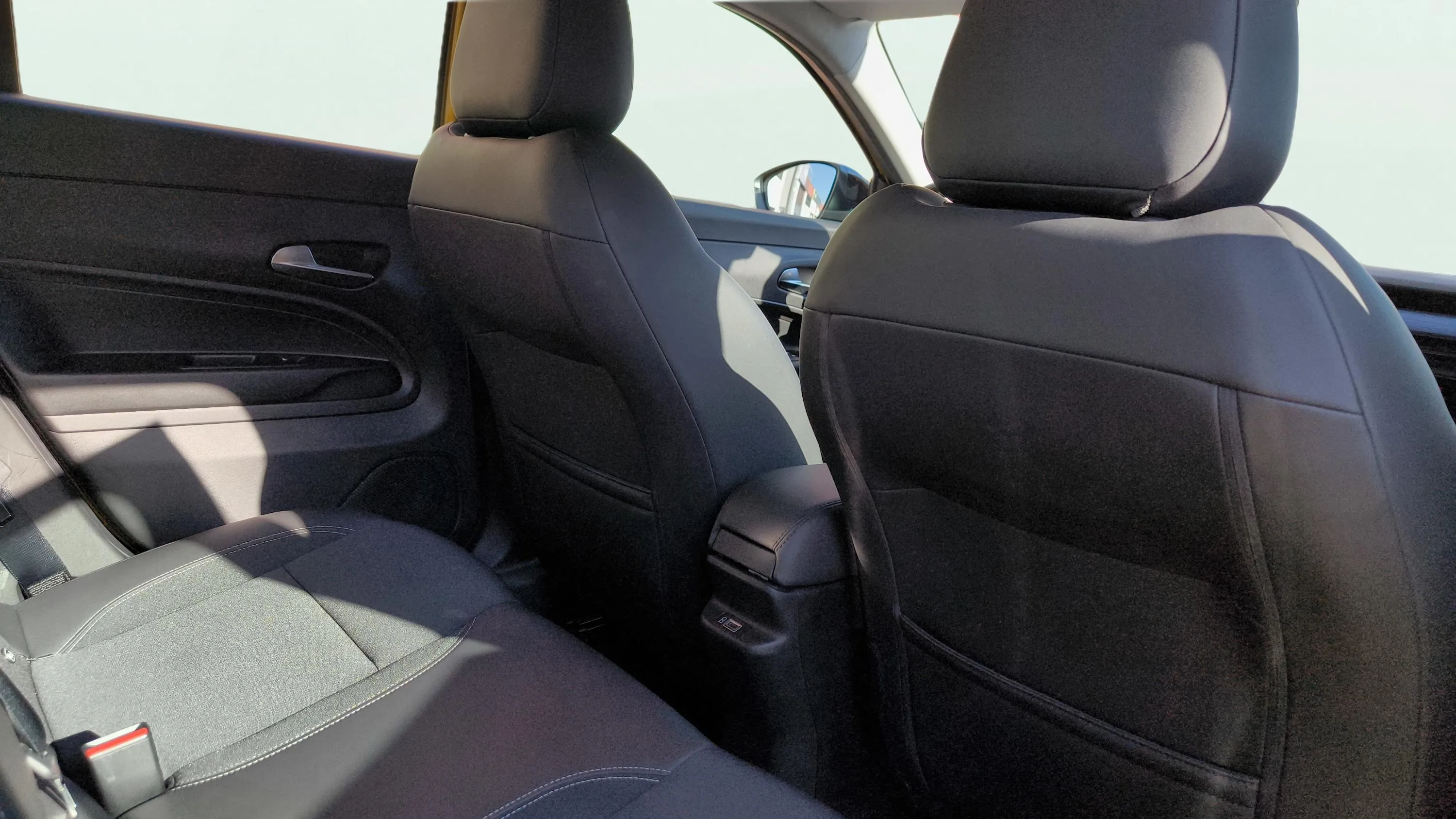 Jeep Avenger 1.2 G Altitude - foto 18