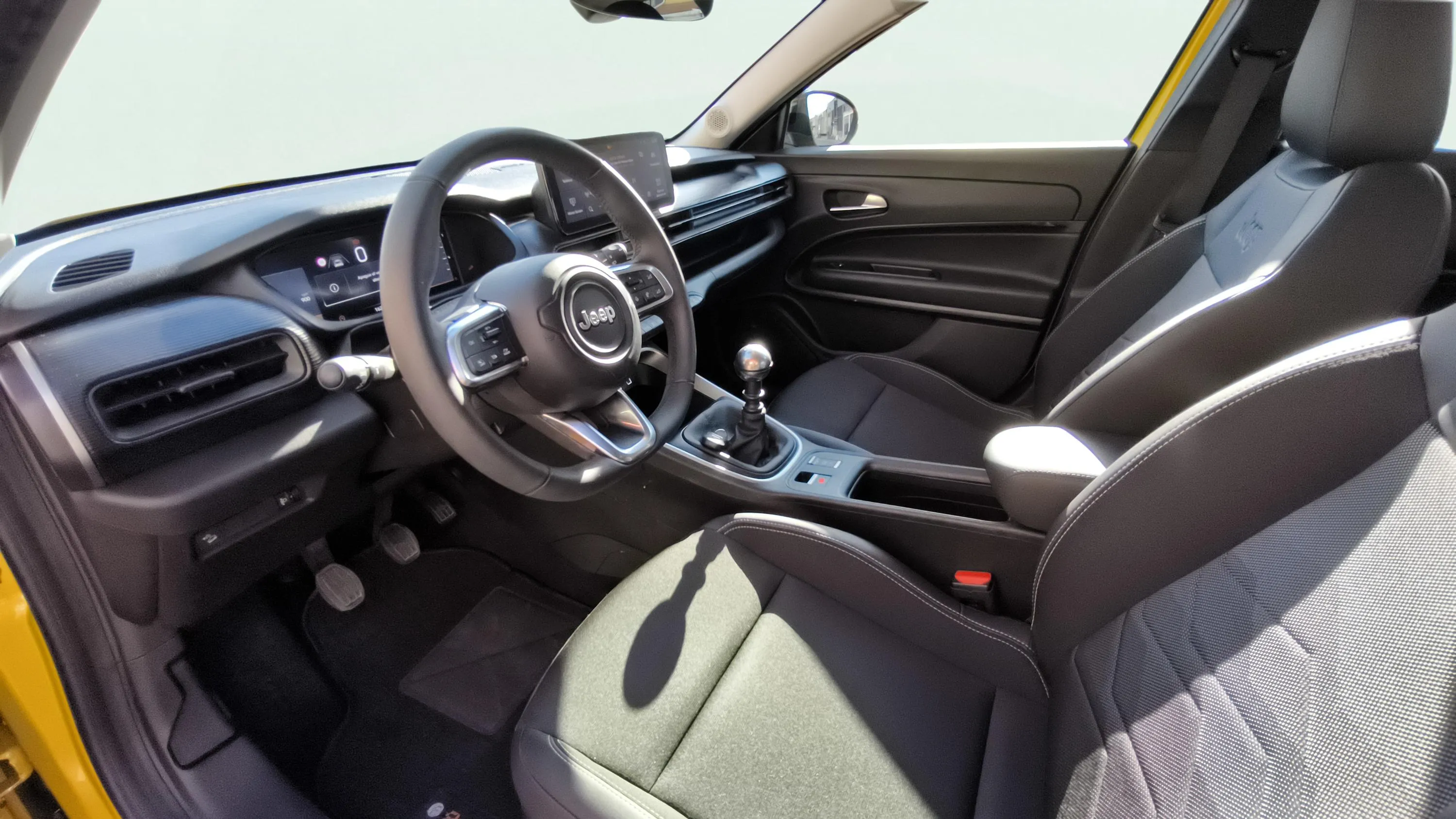 Jeep Avenger 1.2 G Altitude - foto 32