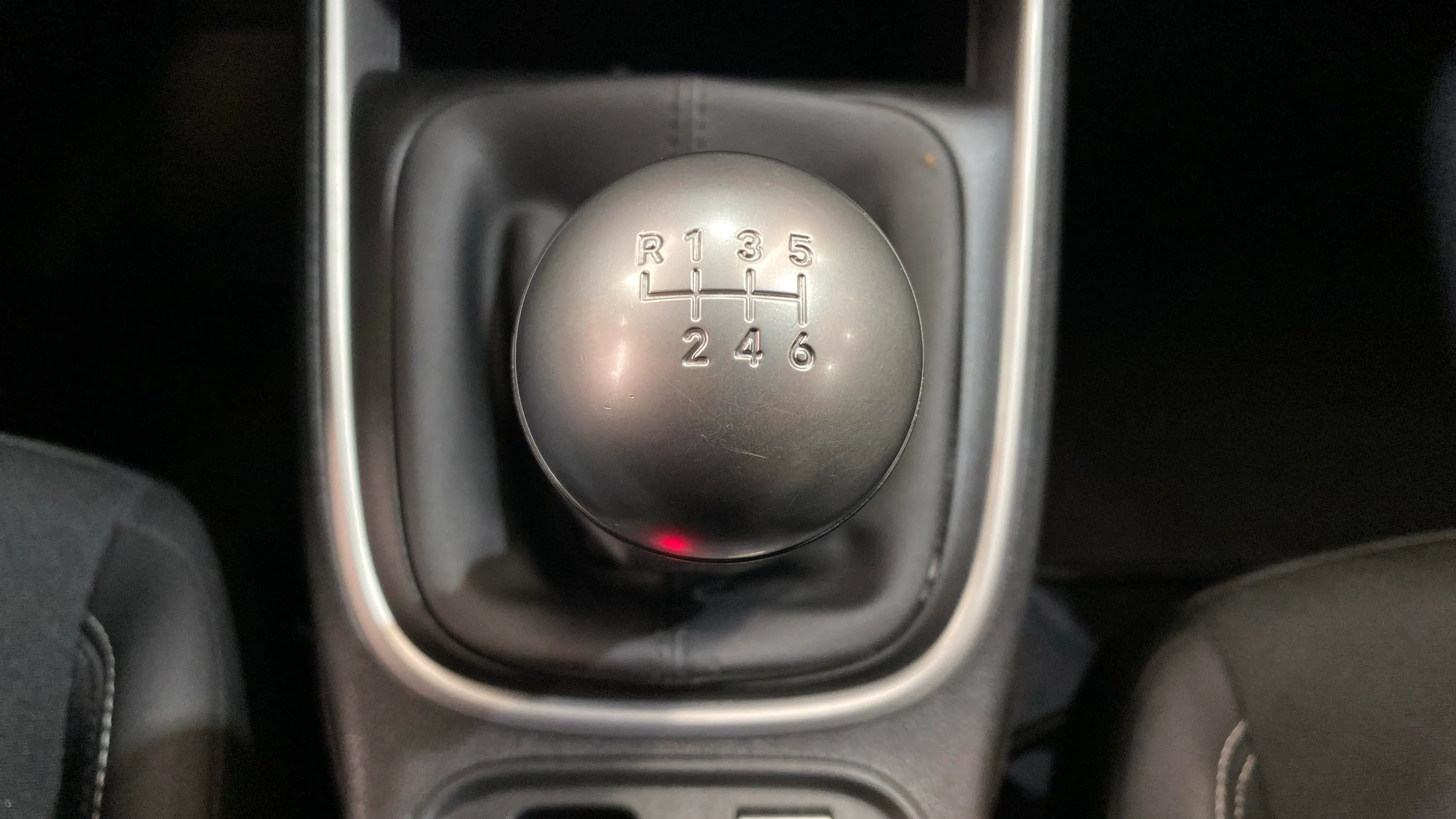 Jeep Avenger 1.2 G Altitude - foto 31