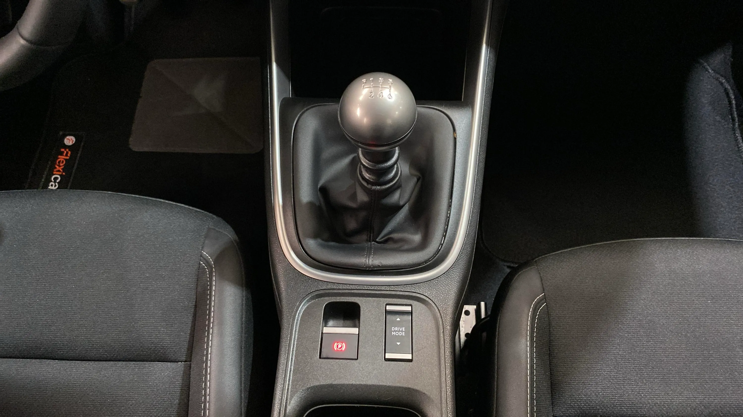 Jeep Avenger 1.2 G Altitude - foto 30