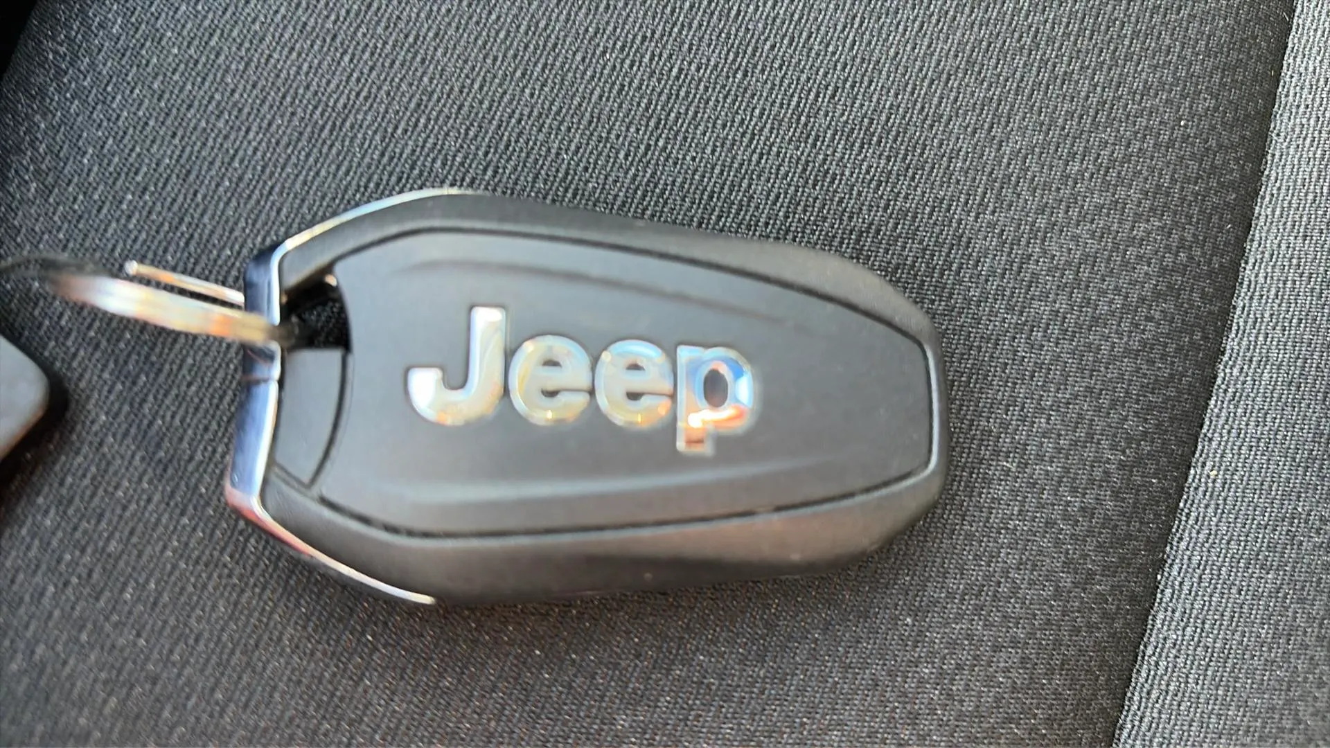 Jeep Avenger 1.2 G Altitude - foto 22