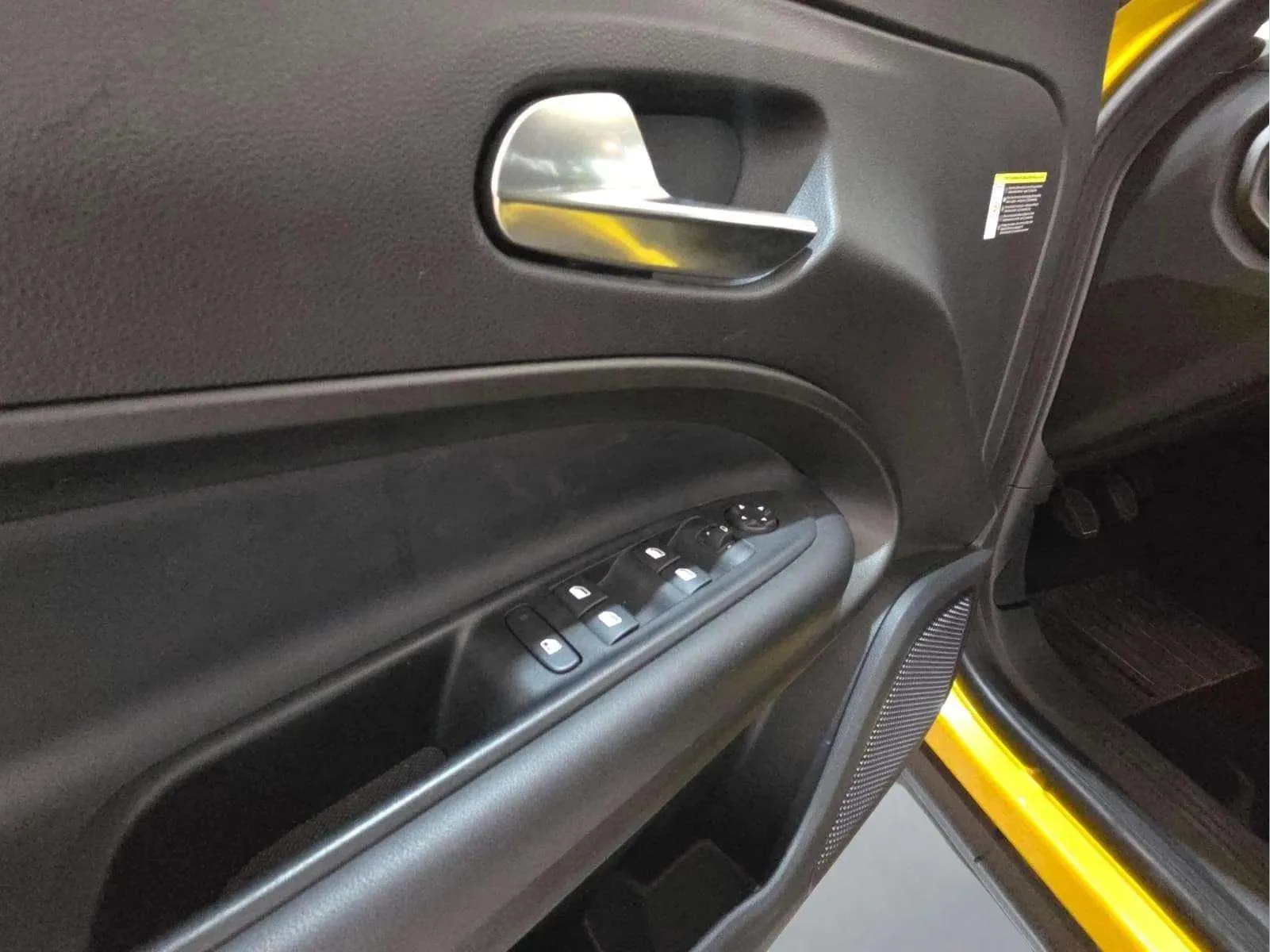 Jeep Avenger 1.2 G Altitude - foto 21