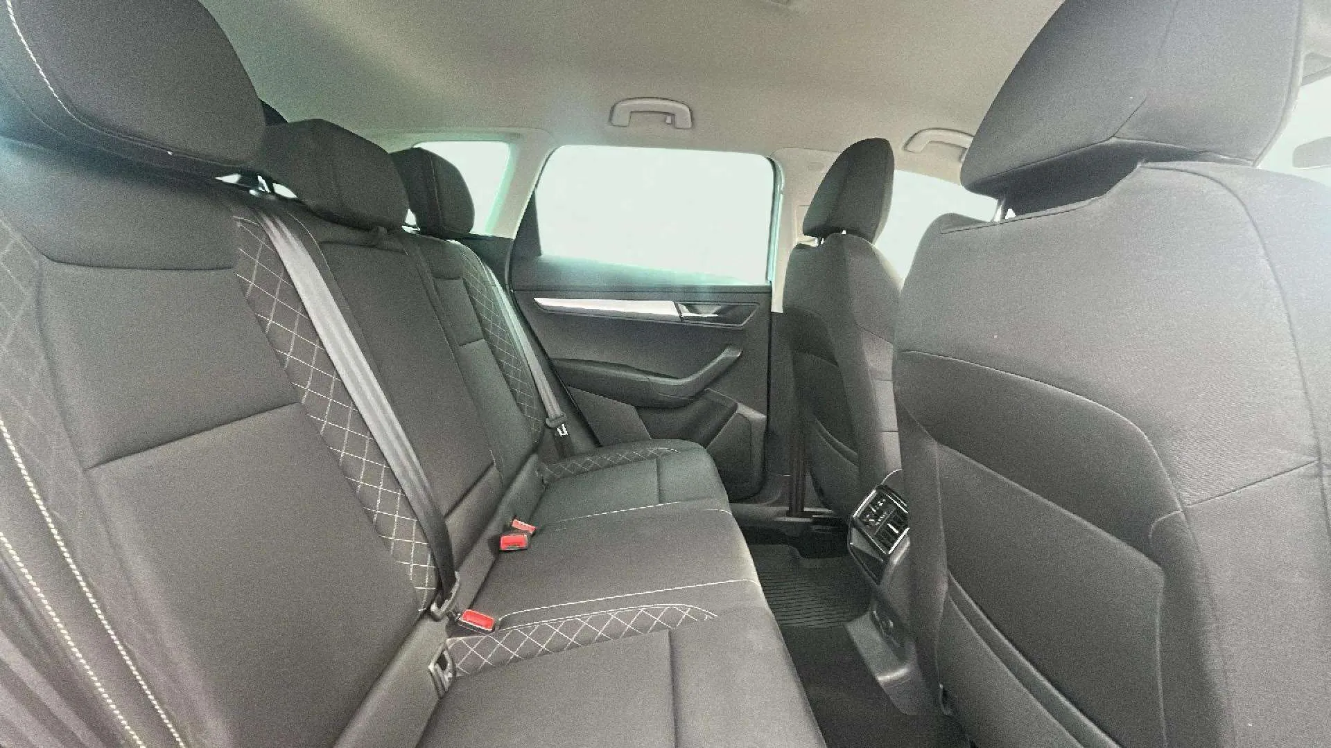 Škoda Karoq 1.5 TSI DSG ACT Ambition - foto 10
