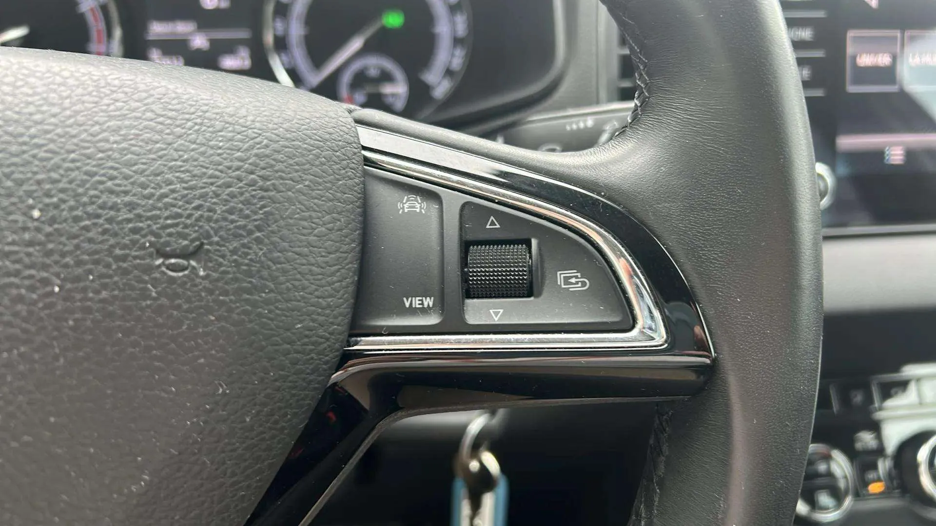 Škoda Karoq 1.5 TSI DSG ACT Ambition - foto 24