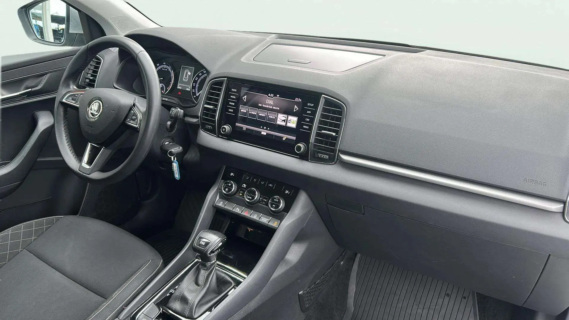 Škoda Karoq 1.5 TSI DSG ACT Ambition - foto 29
