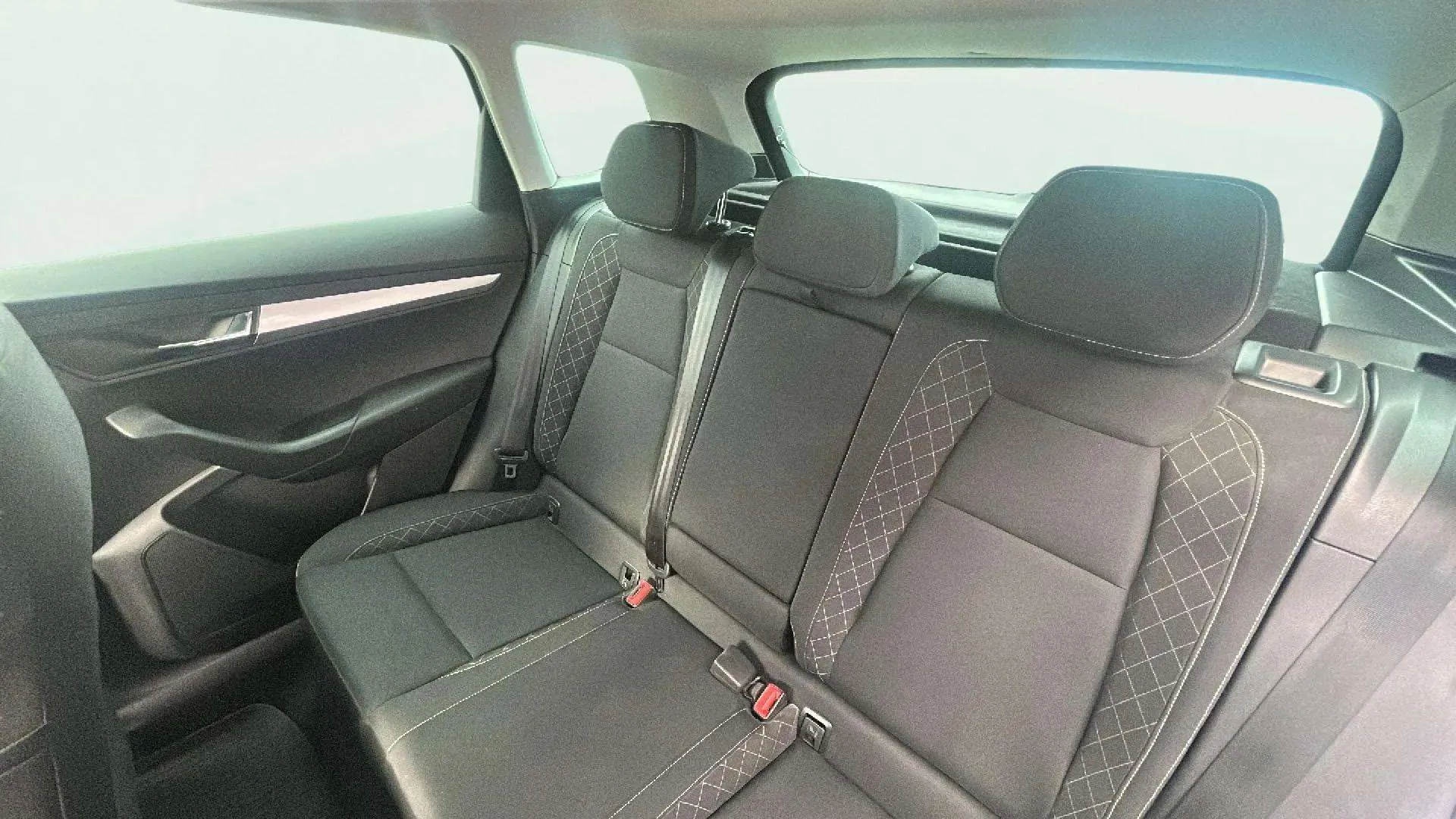 Škoda Karoq 1.5 TSI DSG ACT Ambition - foto 19