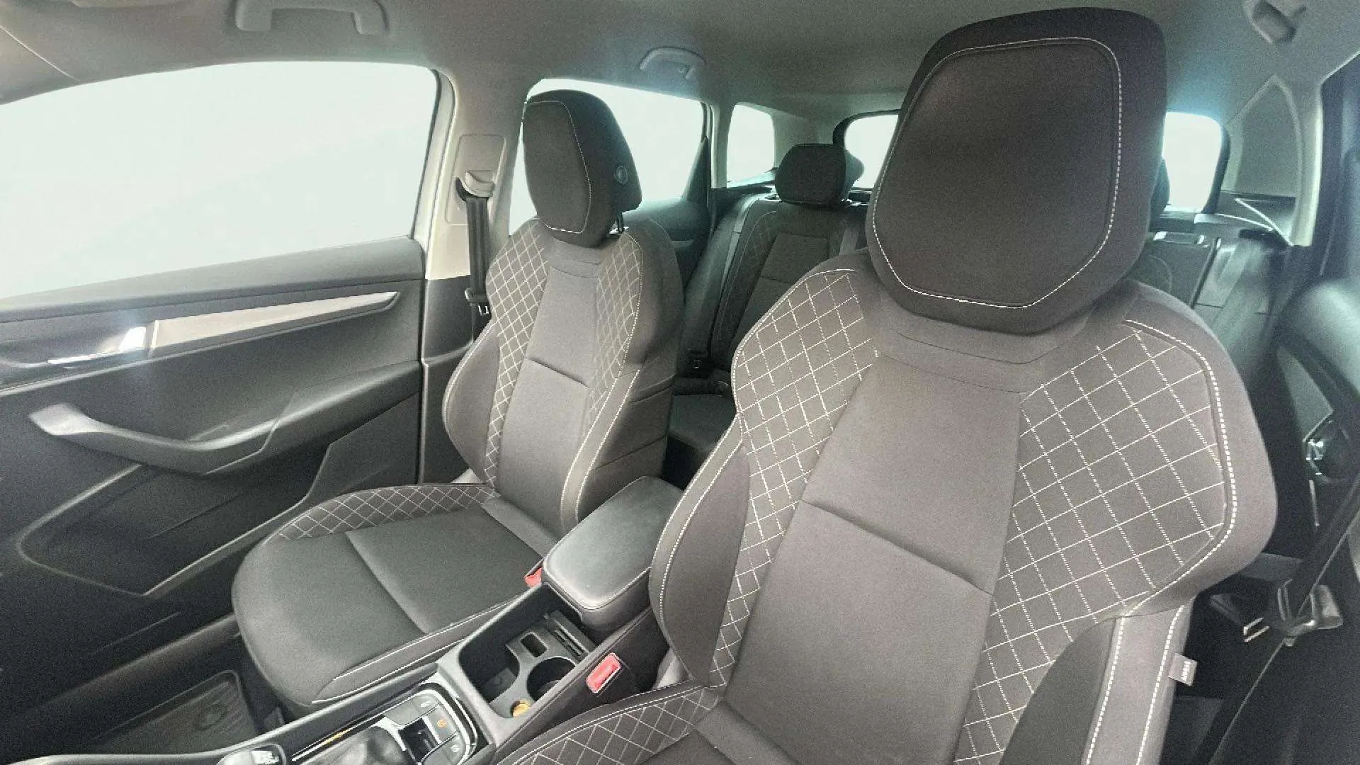 Škoda Karoq 1.5 TSI DSG ACT Ambition - foto 21