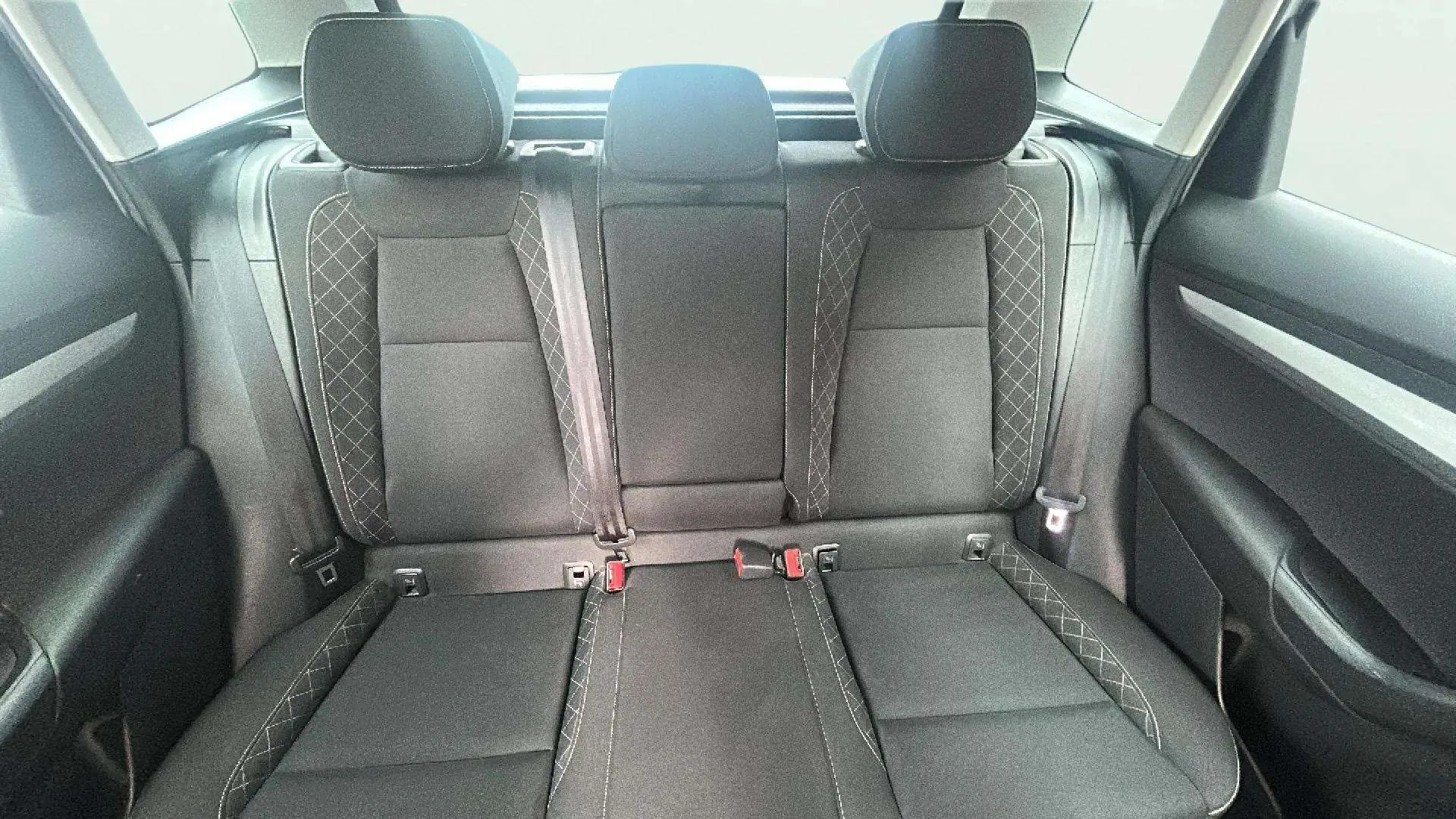 Škoda Karoq 1.5 TSI DSG ACT Ambition - foto 11