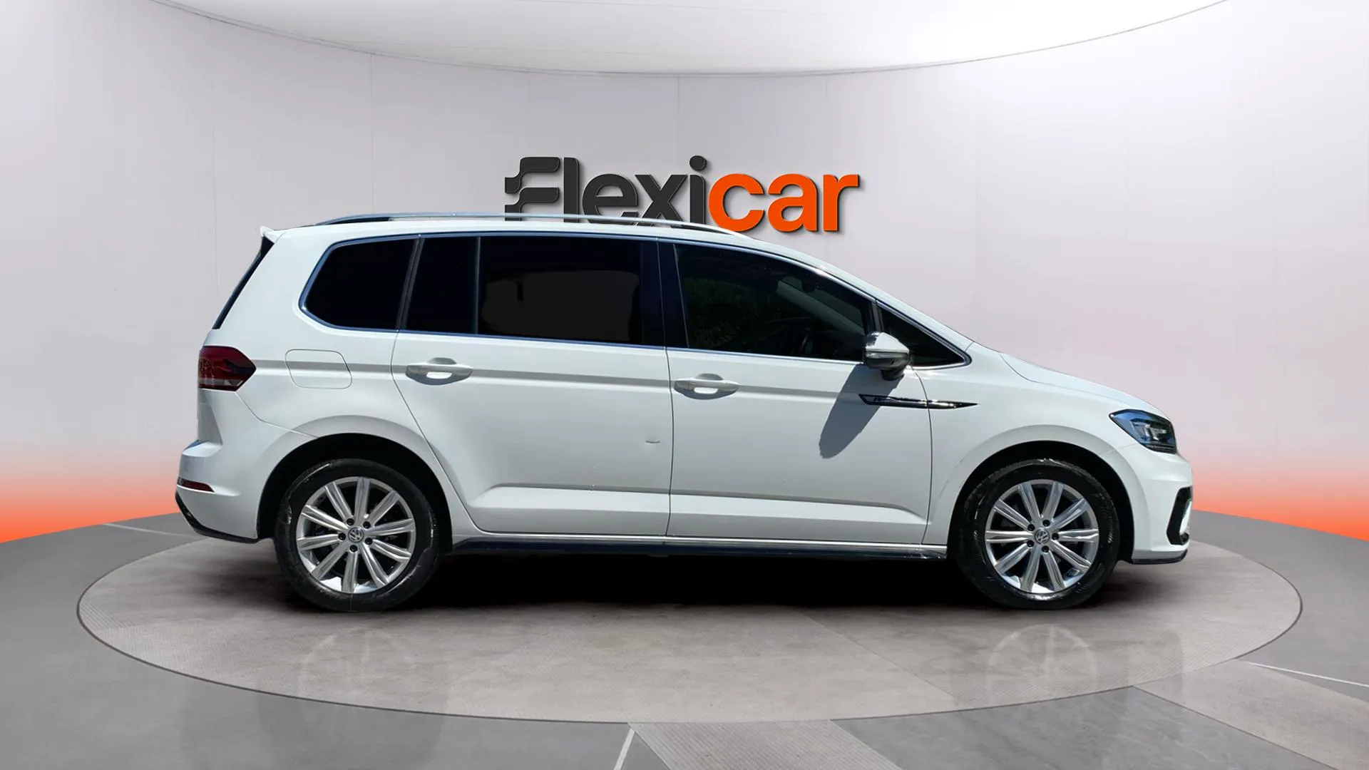 Volkswagen Touran R-Line 1.5 TSI - foto 8