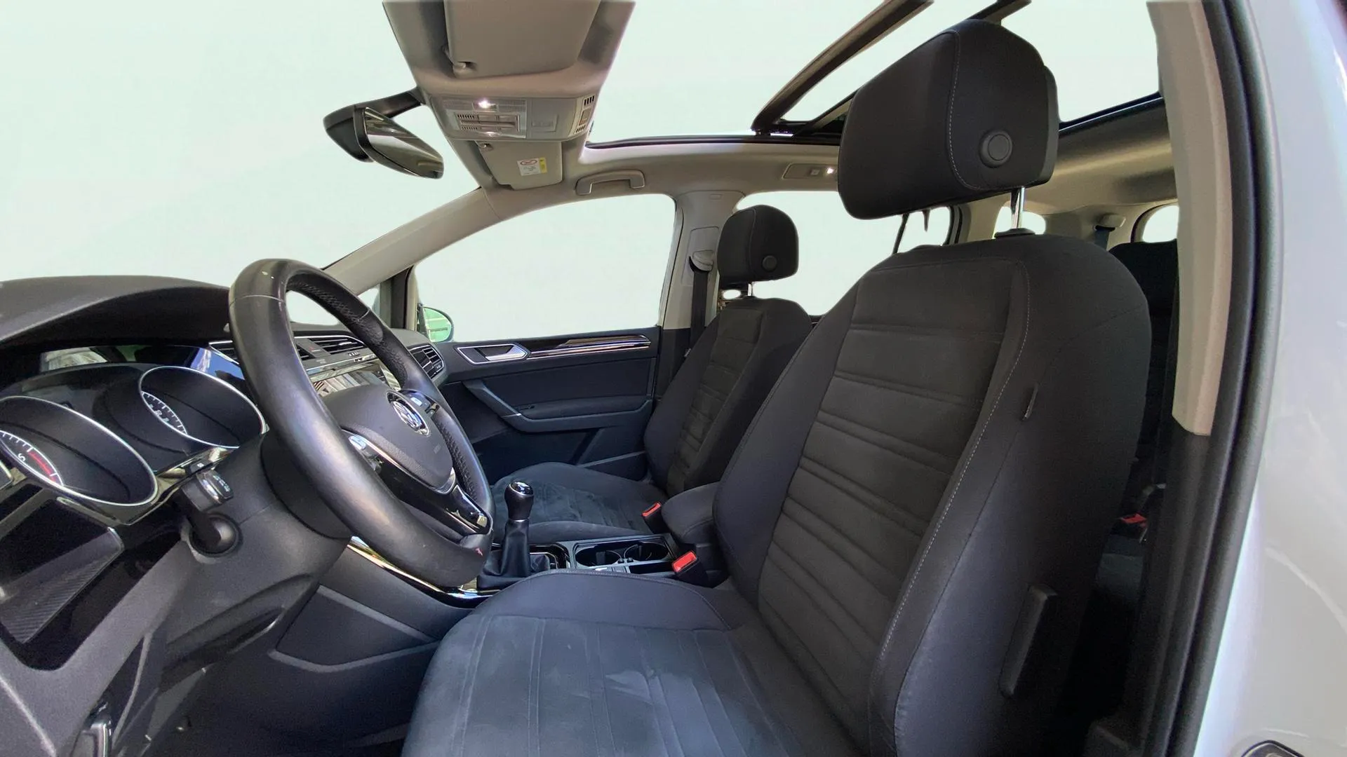 Volkswagen Touran R-Line 1.5 TSI - foto 9