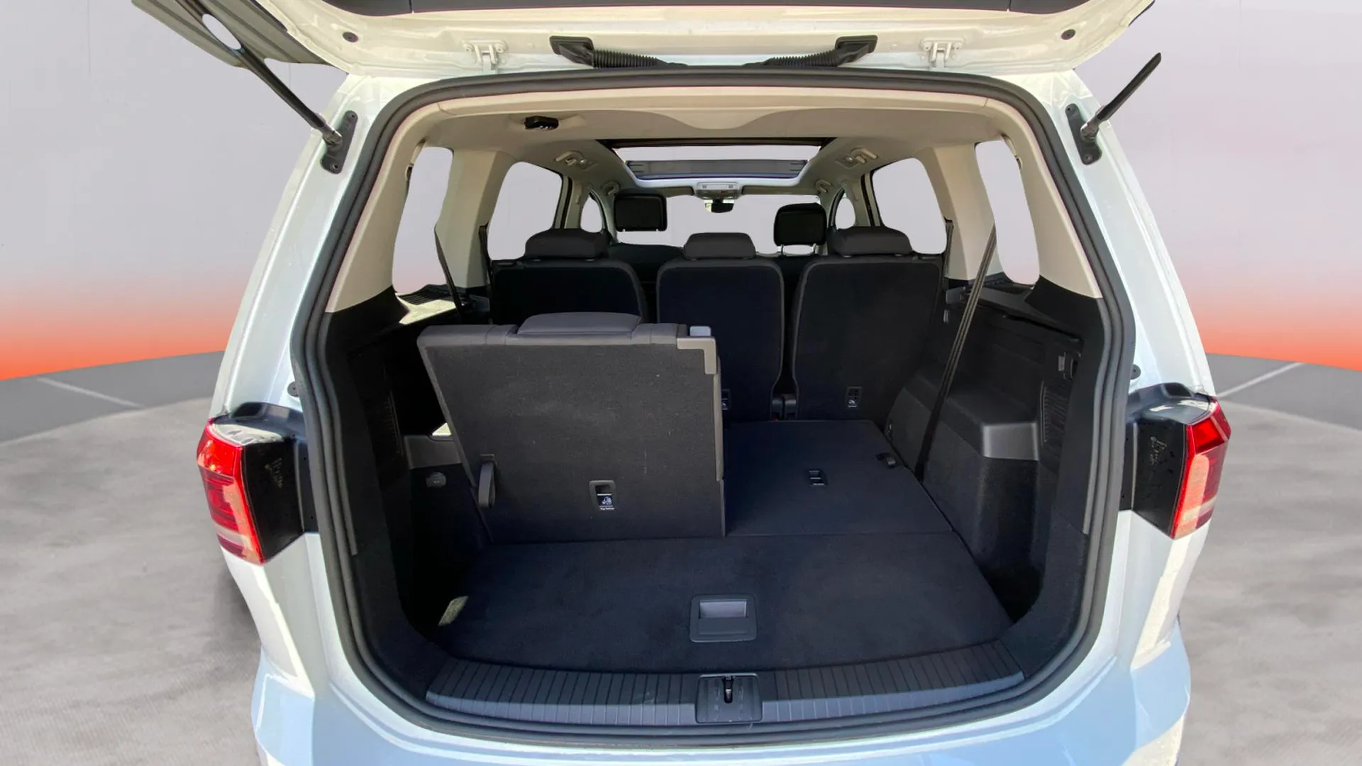 Volkswagen Touran R-Line 1.5 TSI - foto 22