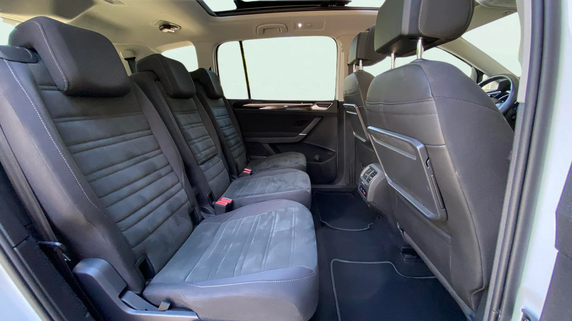 Volkswagen Touran R-Line 1.5 TSI - foto 12