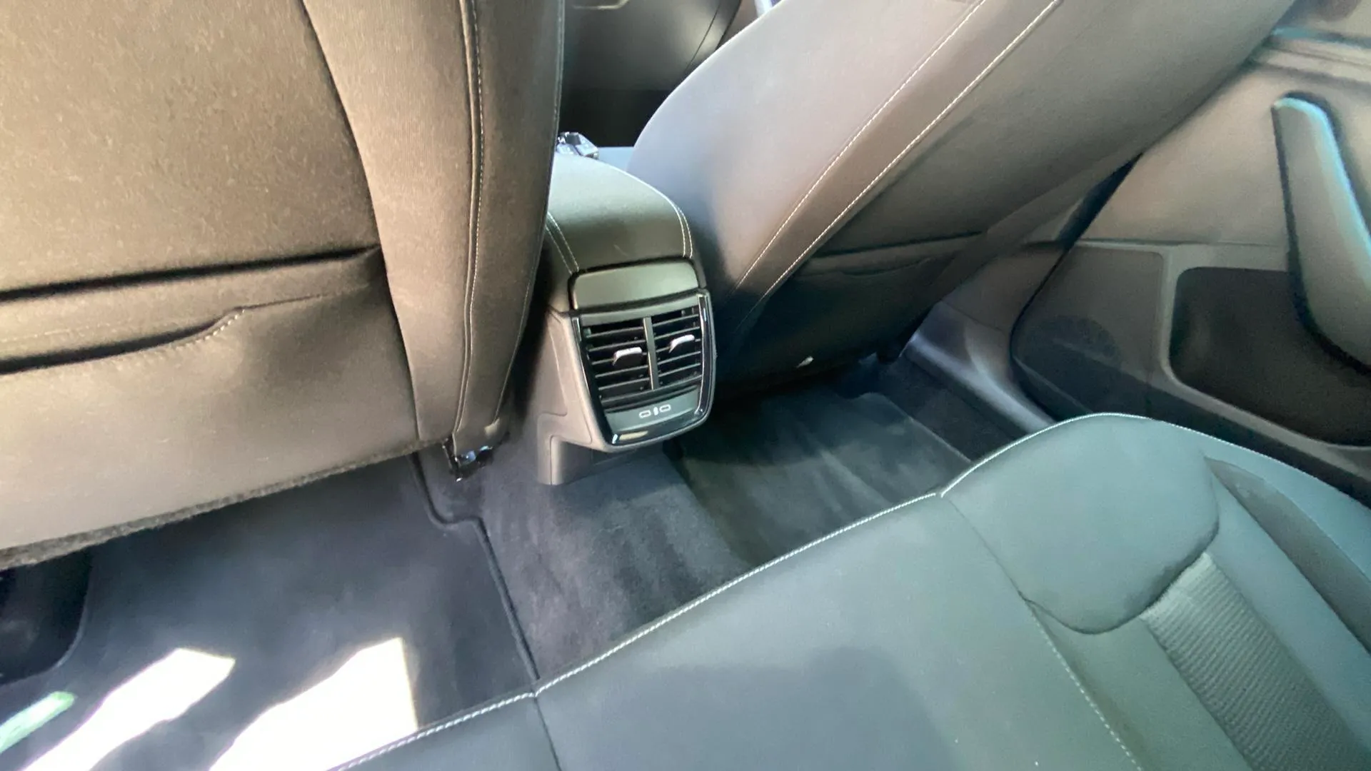 Škoda Kamiq 1.0 TSI DSG Montecarlo - foto 25