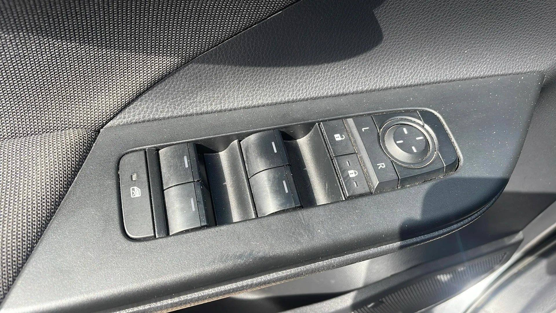Toyota C-HR 1.8 140H Active - foto 34