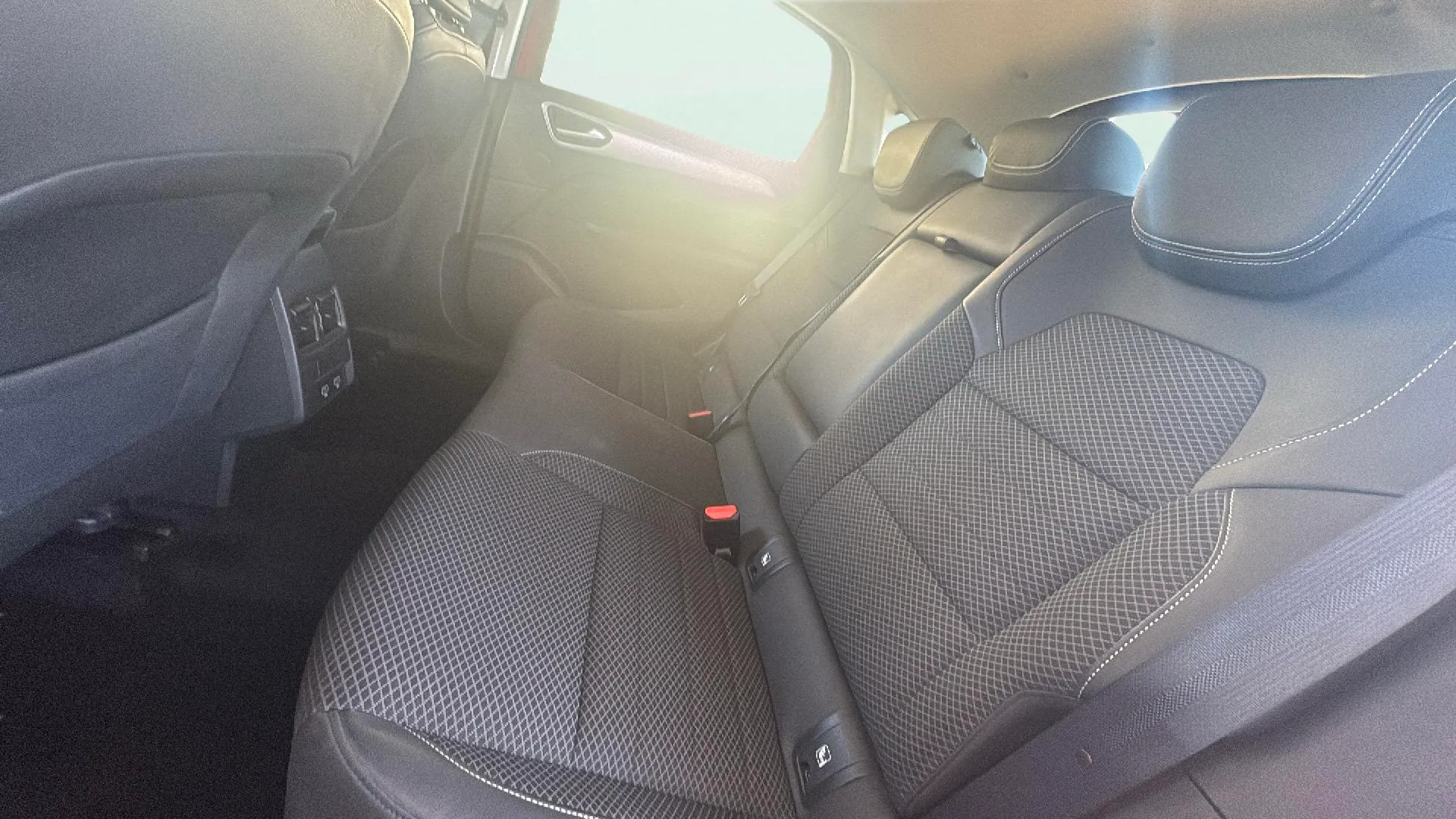 Renault Arkana Intens TCe EDC mild hybrid - foto 30