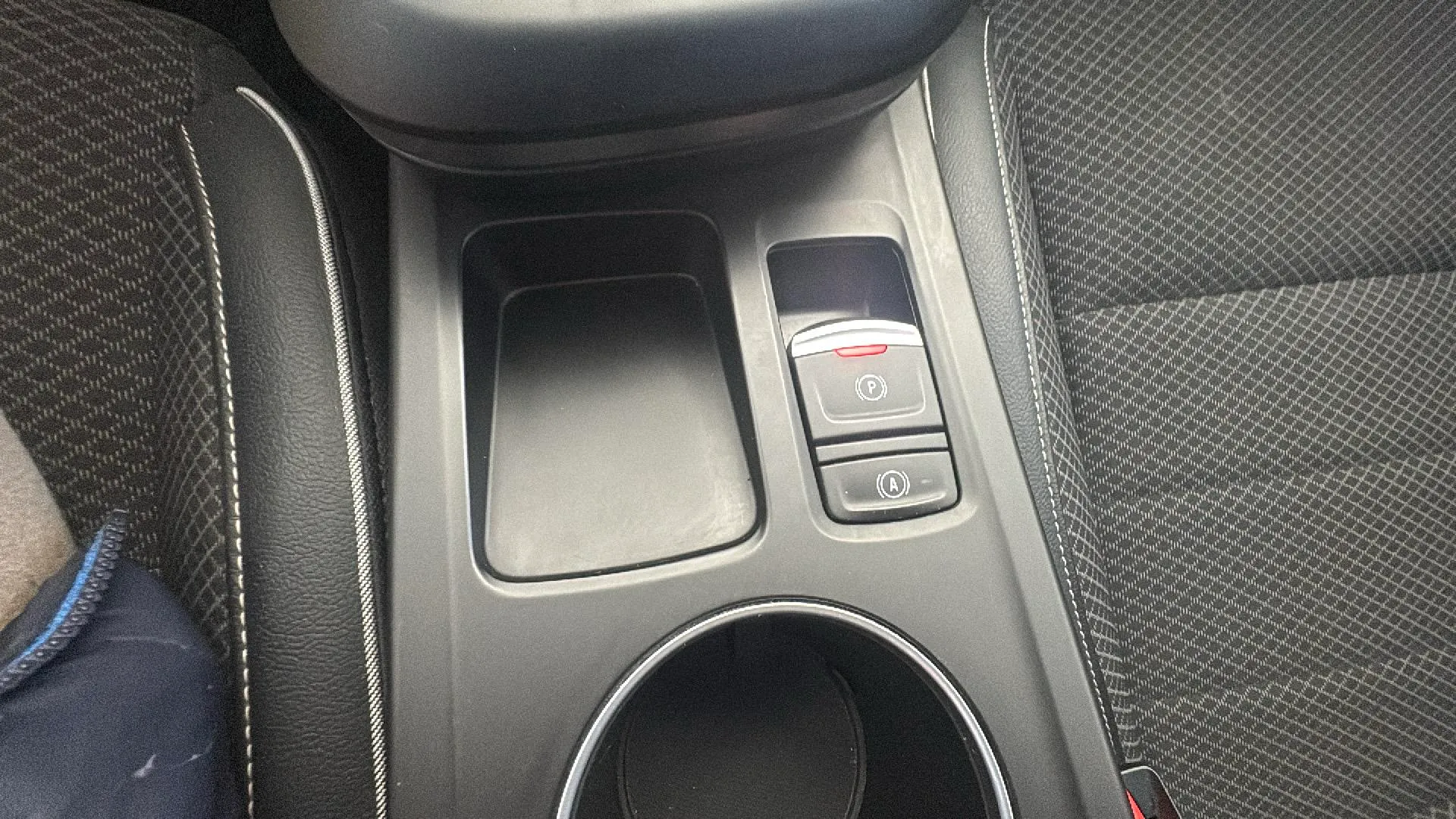 Renault Arkana Intens TCe EDC mild hybrid - foto 24