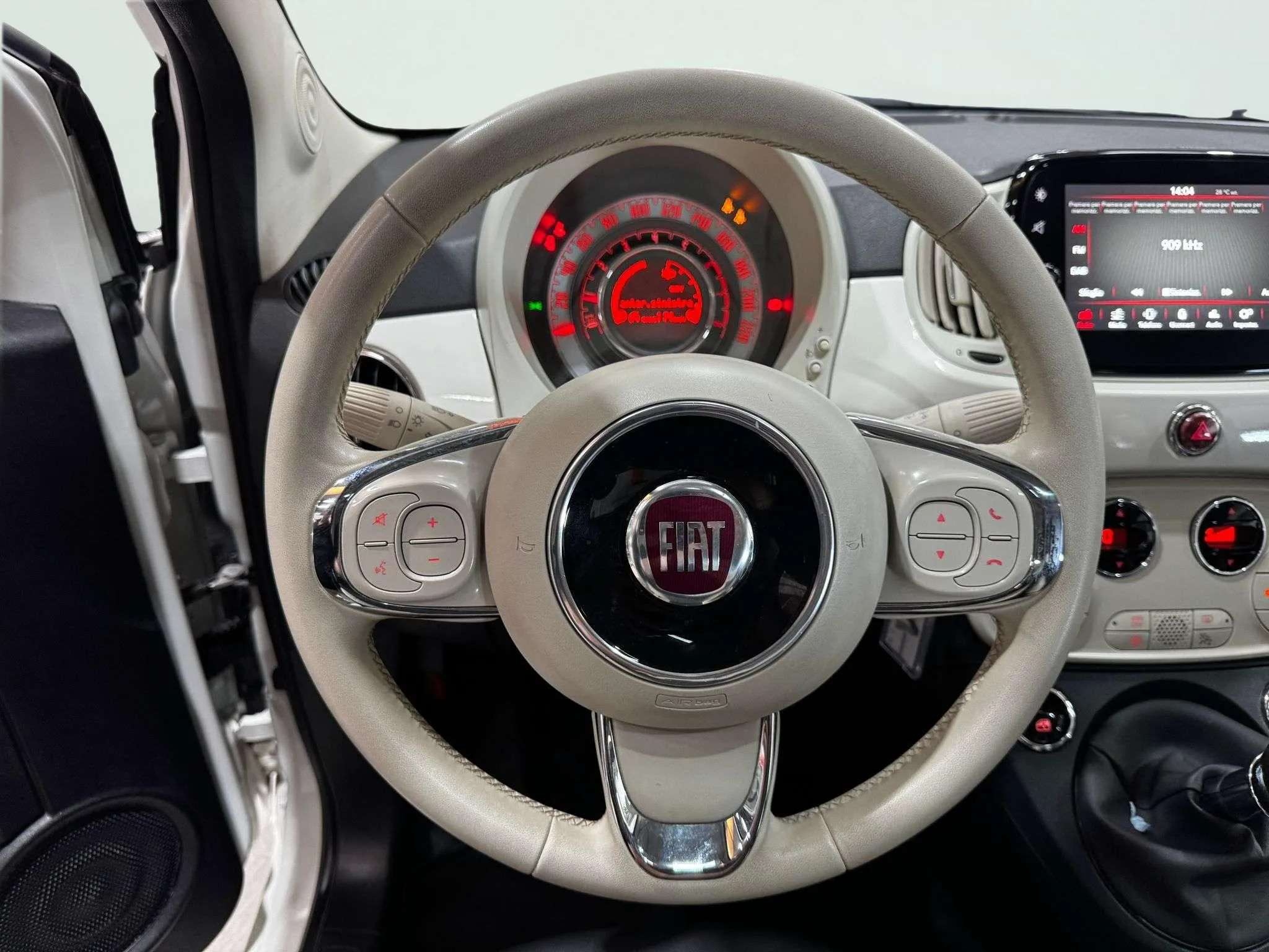 Fiat 500 Dolcevita 1.0 Hybrid - foto 24