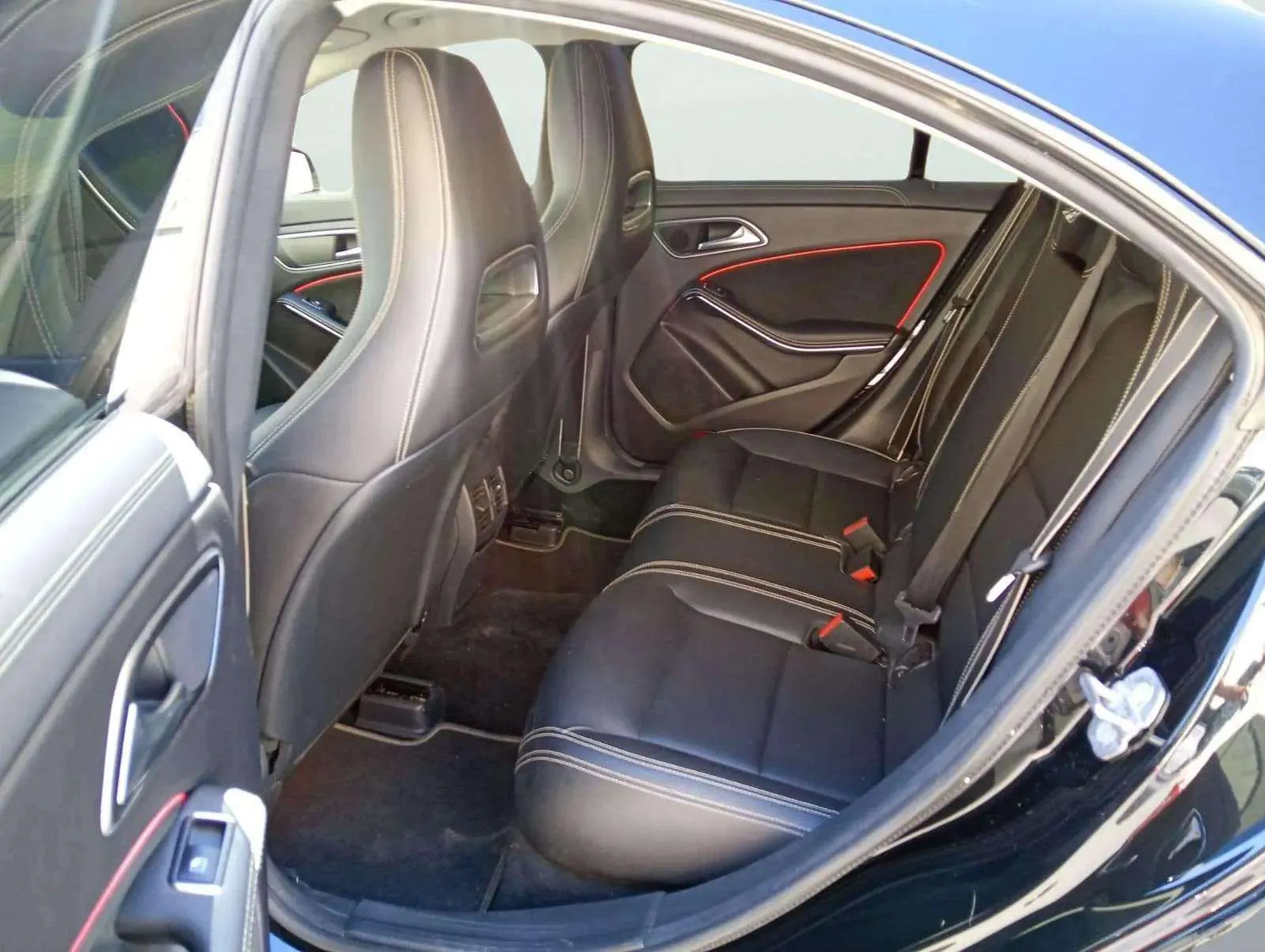 Mercedes-Benz CLA 200 d - foto 15