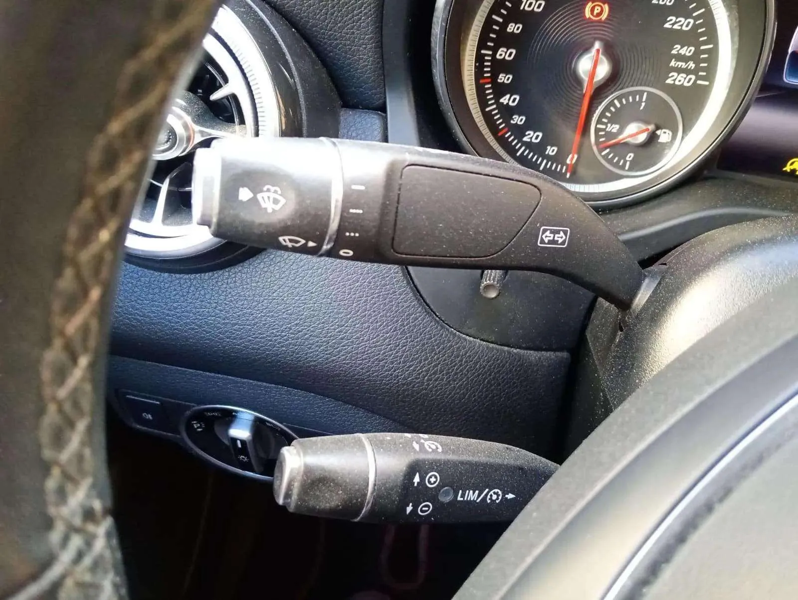 Mercedes-Benz CLA 200 d - foto 8