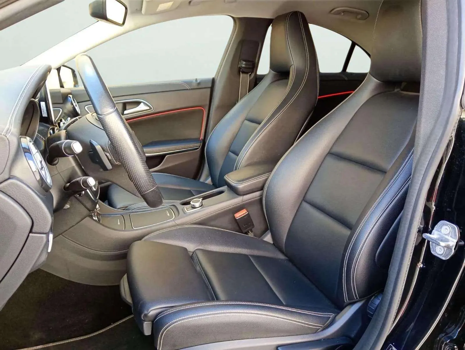 Mercedes-Benz CLA 200 d - foto 11