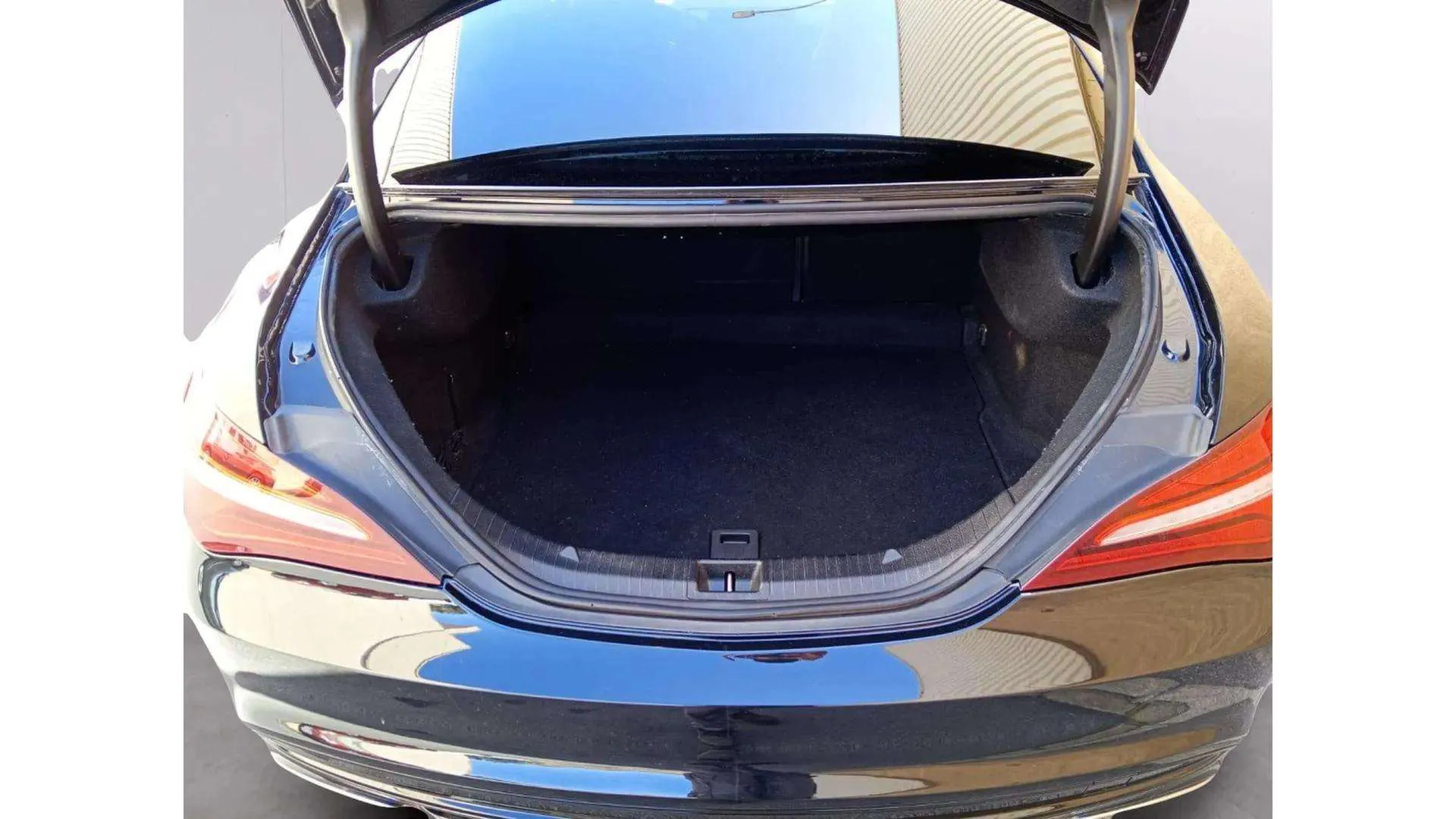 Mercedes-Benz CLA 200 d - foto 17