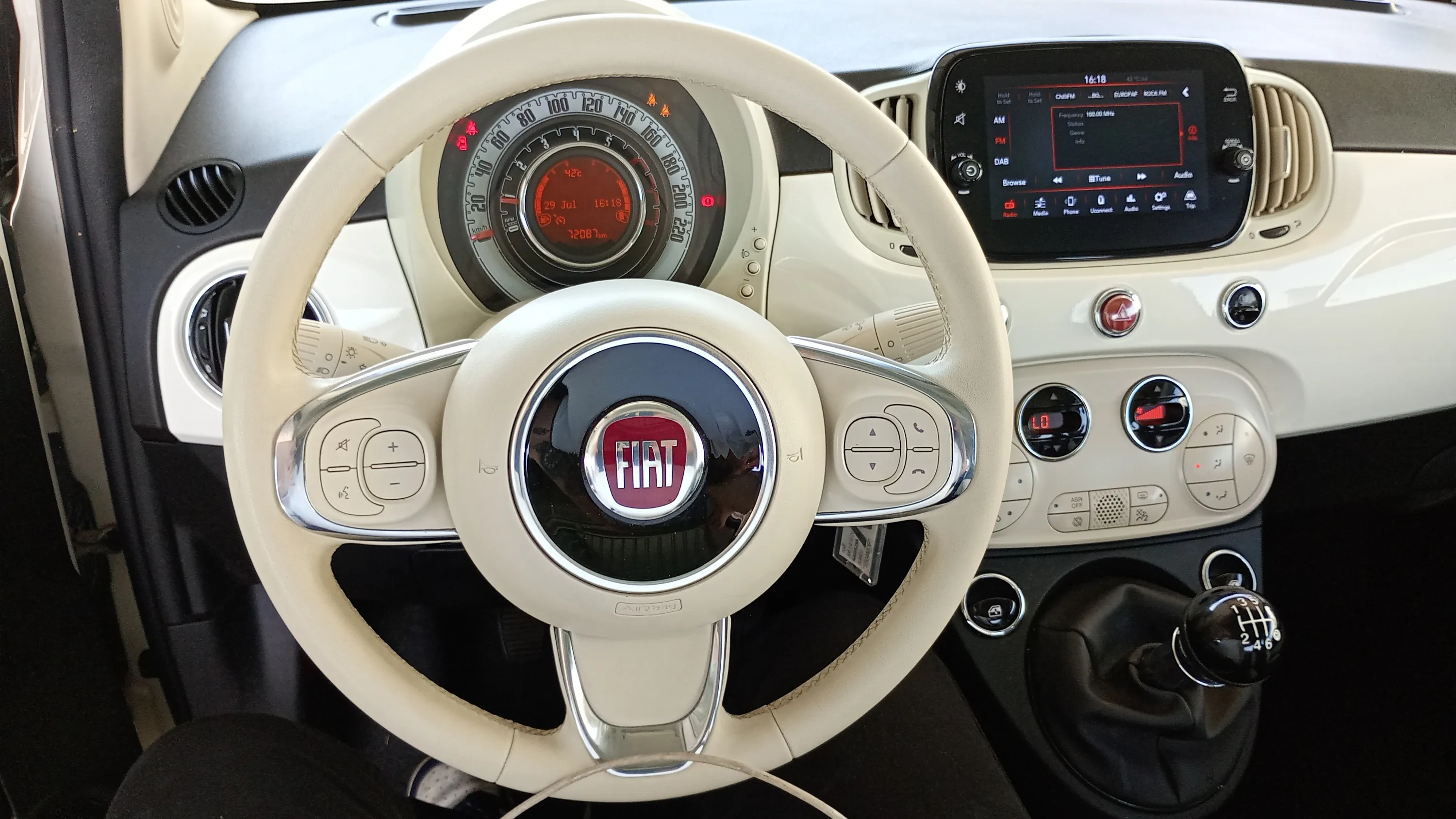 Fiat 500 Dolcevita 1.0 Hybrid - foto 11