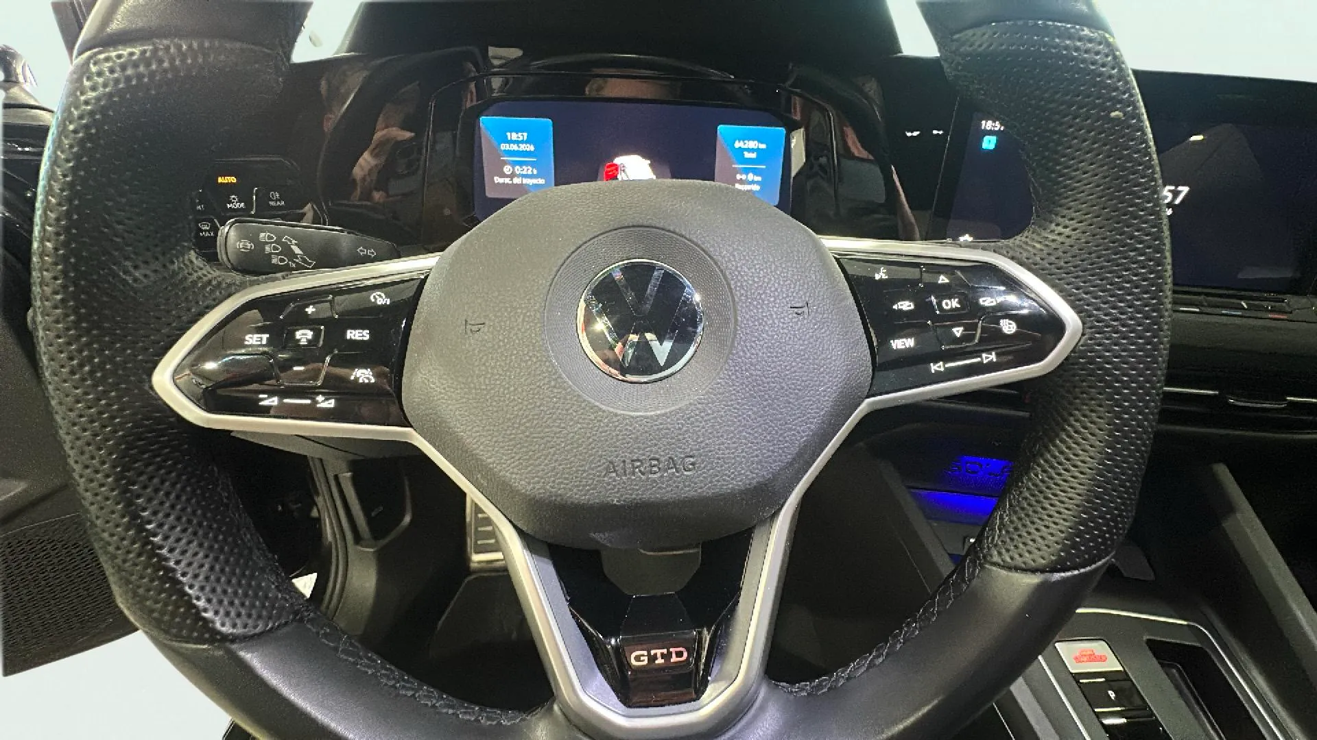 Volkswagen Golf GTD 2.0 TDI DSG - foto 25