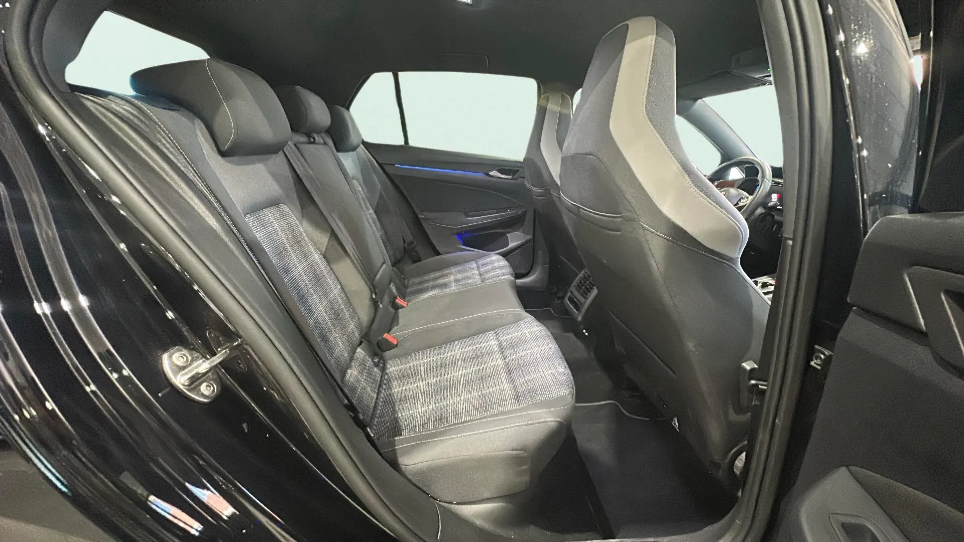 Volkswagen Golf GTD 2.0 TDI DSG - foto 13