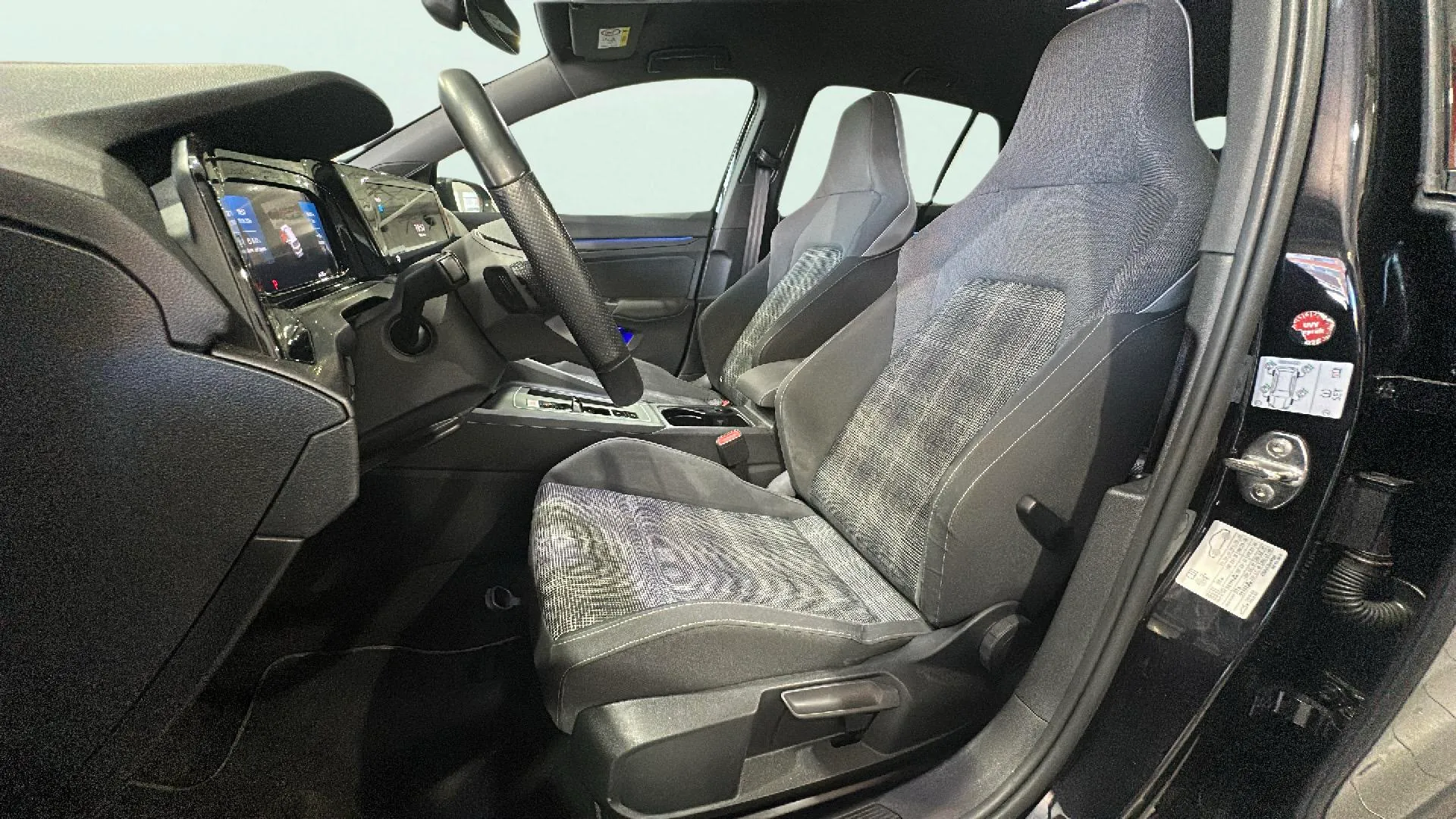 Volkswagen Golf GTD 2.0 TDI DSG - foto 21