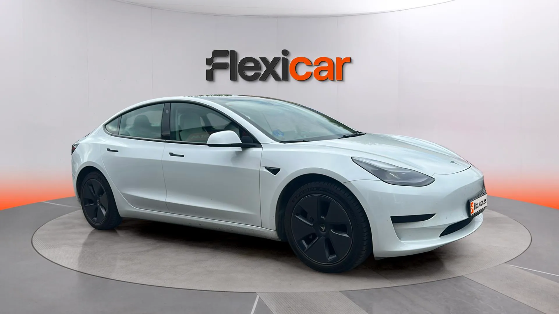 Tesla Model 3 Estándar Plus RWD - foto 2