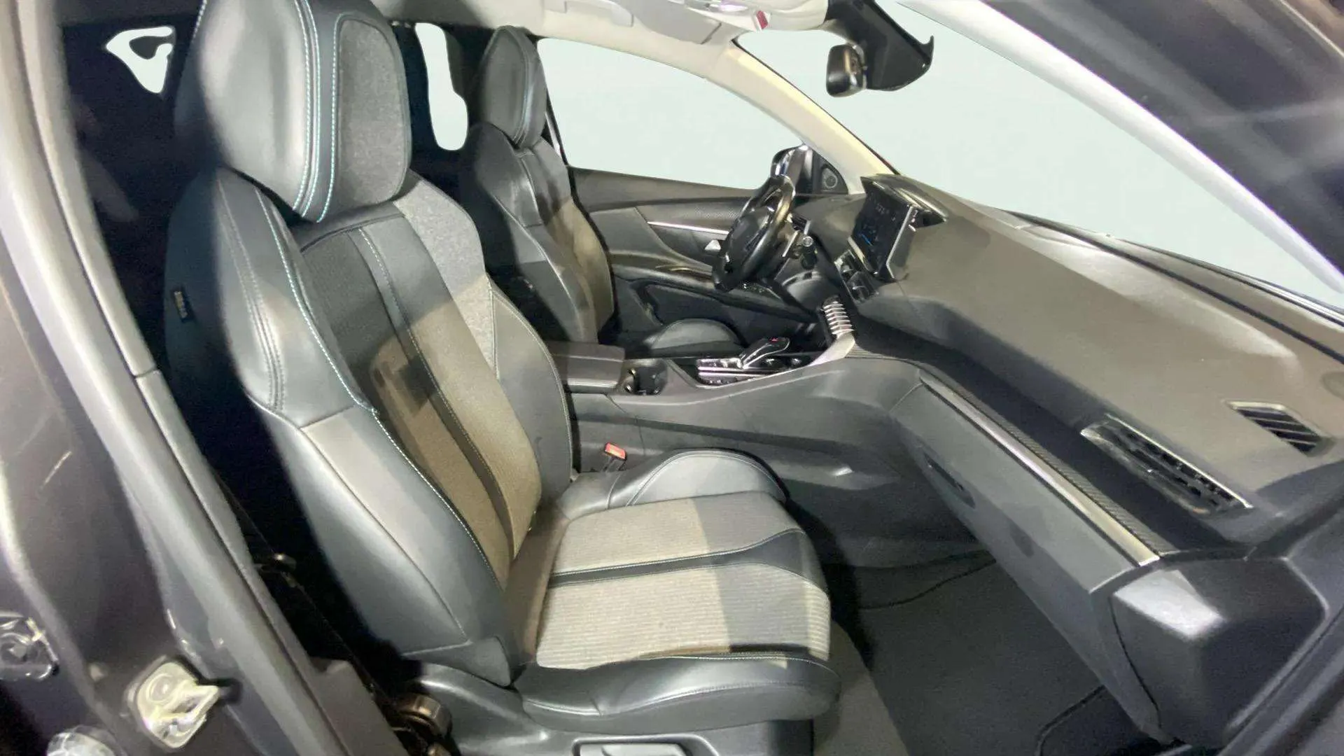 Peugeot 3008 1.5 BlueHDi Allure EAT8 - foto 15