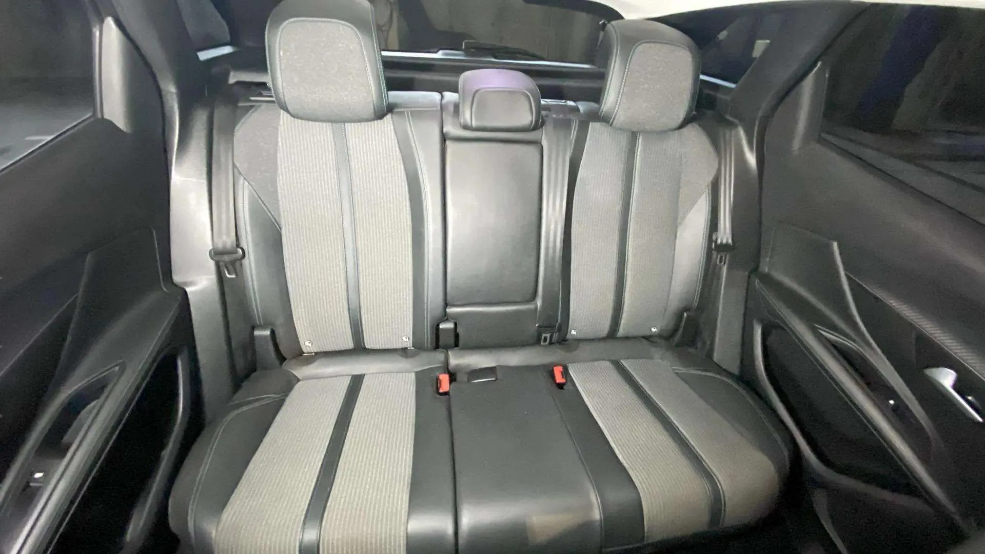 Peugeot 3008 1.5 BlueHDi Allure EAT8 - foto 18