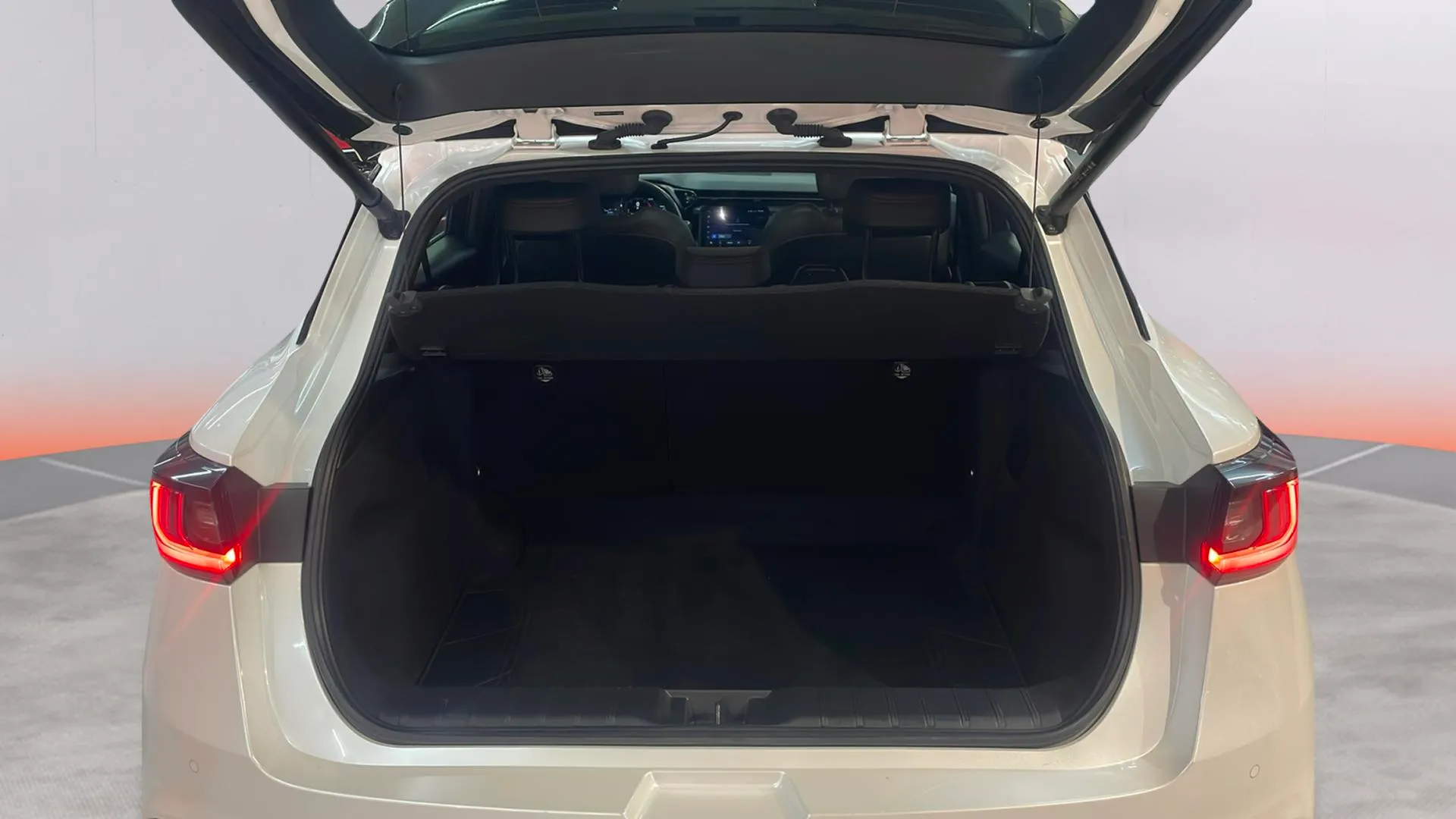 Lexus LBX 1.5 HEV Emotion - foto 14