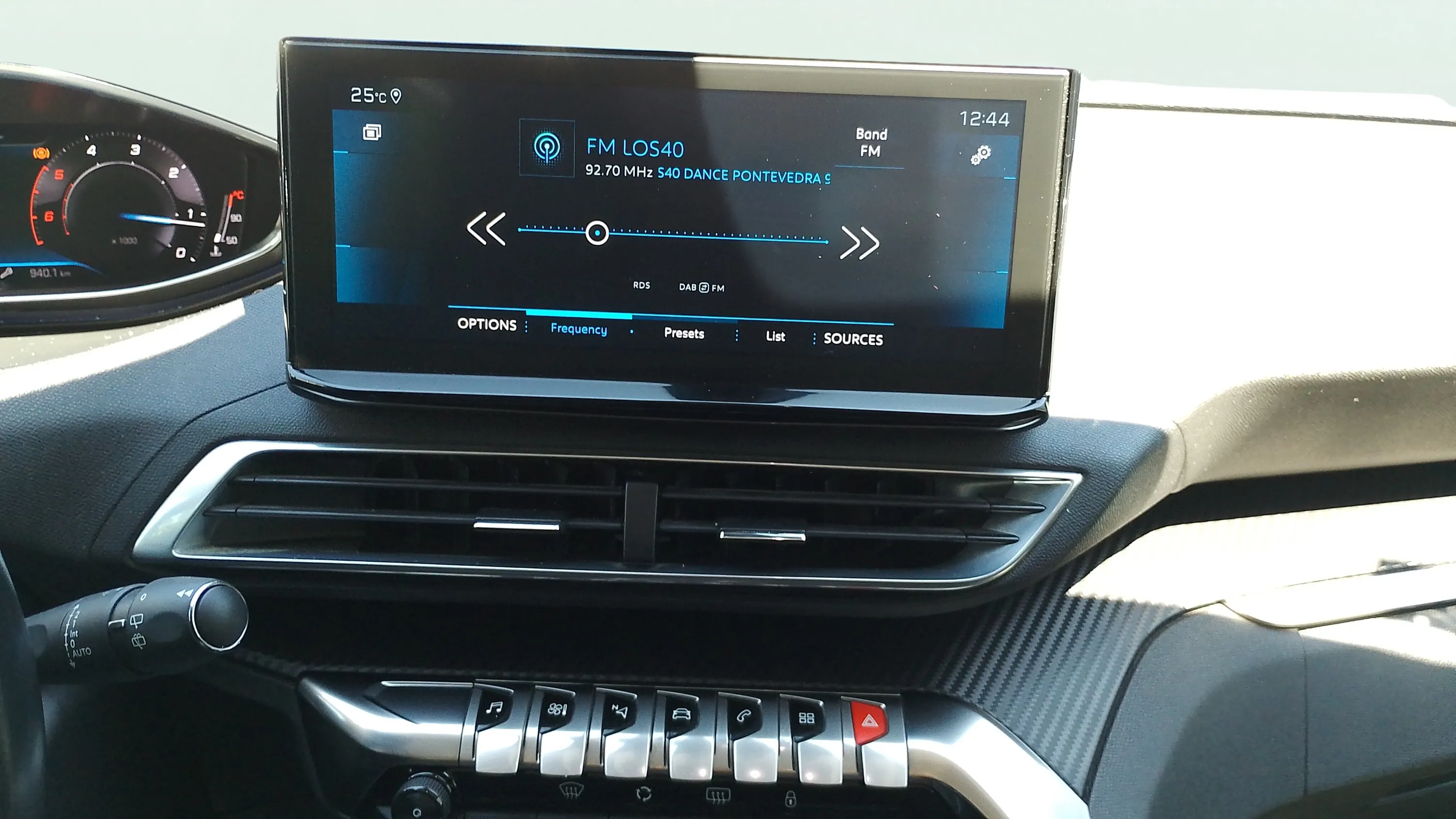 Peugeot 3008 1.5 BlueHDi Allure EAT8 - foto 19