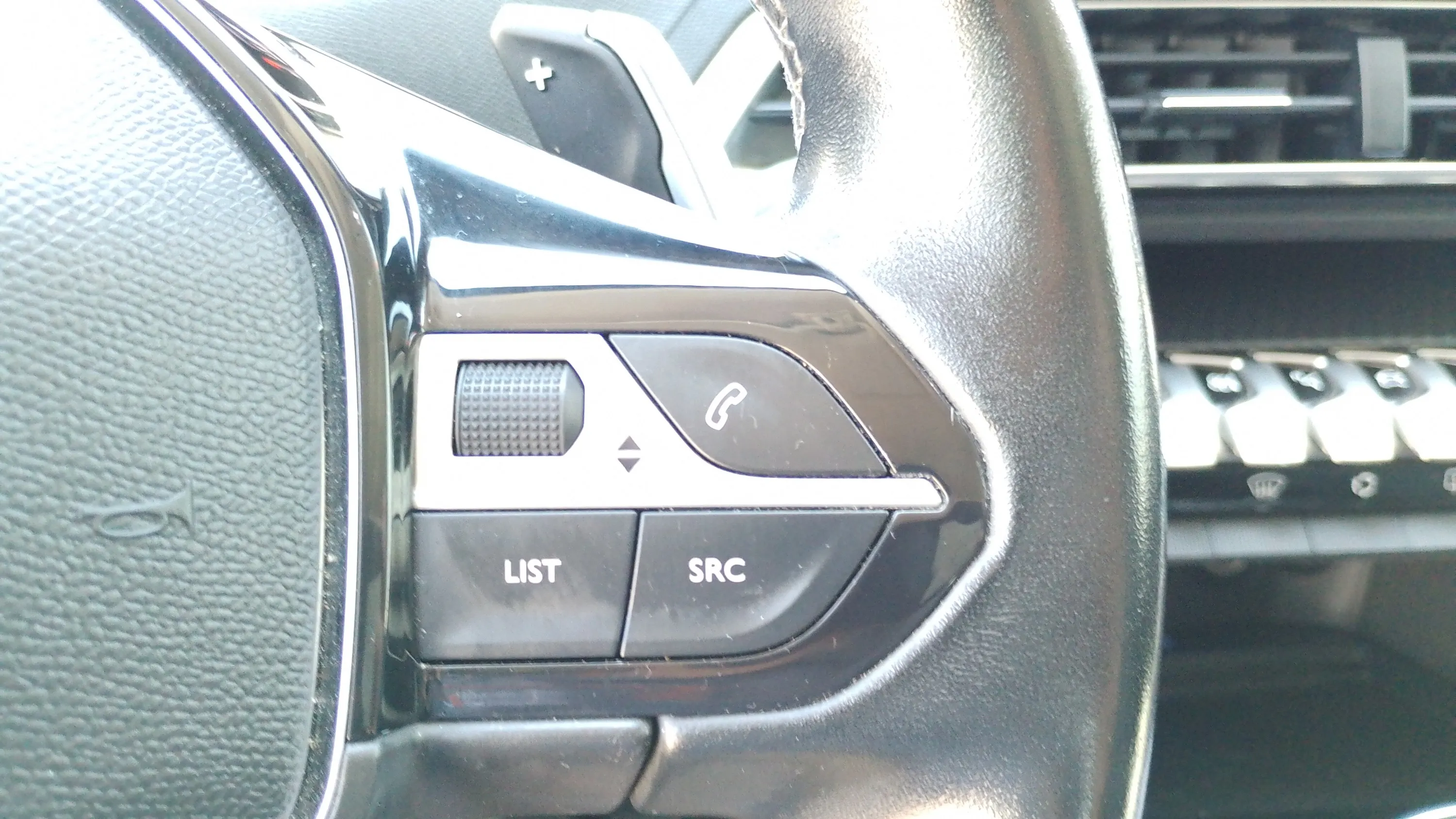 Peugeot 3008 1.5 BlueHDi Allure EAT8 - foto 17