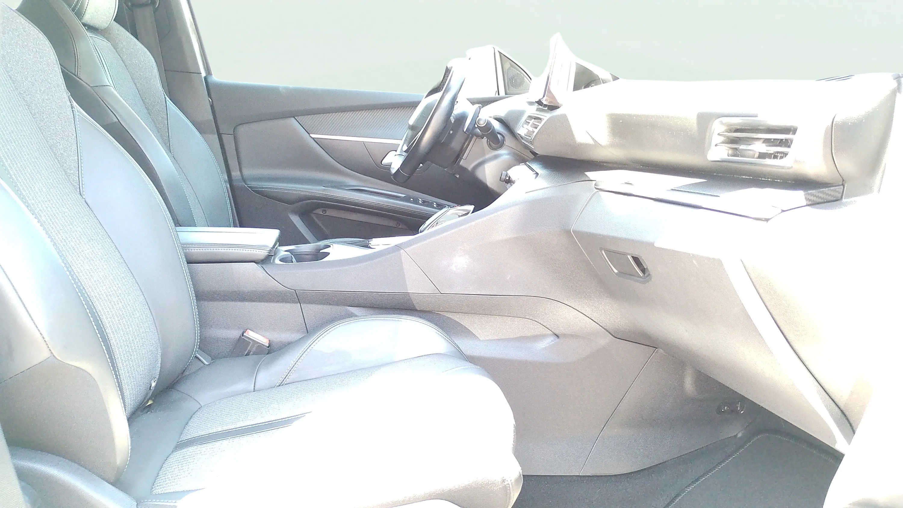 Peugeot 3008 1.5 BlueHDi Allure EAT8 - foto 12