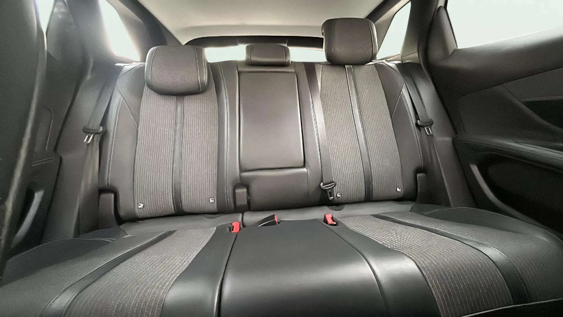 Peugeot 3008 1.5 BlueHDi Allure - foto 25