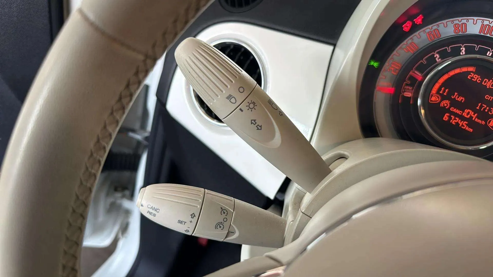 Fiat 500 Dolcevita 1.0 Hybrid - foto 21