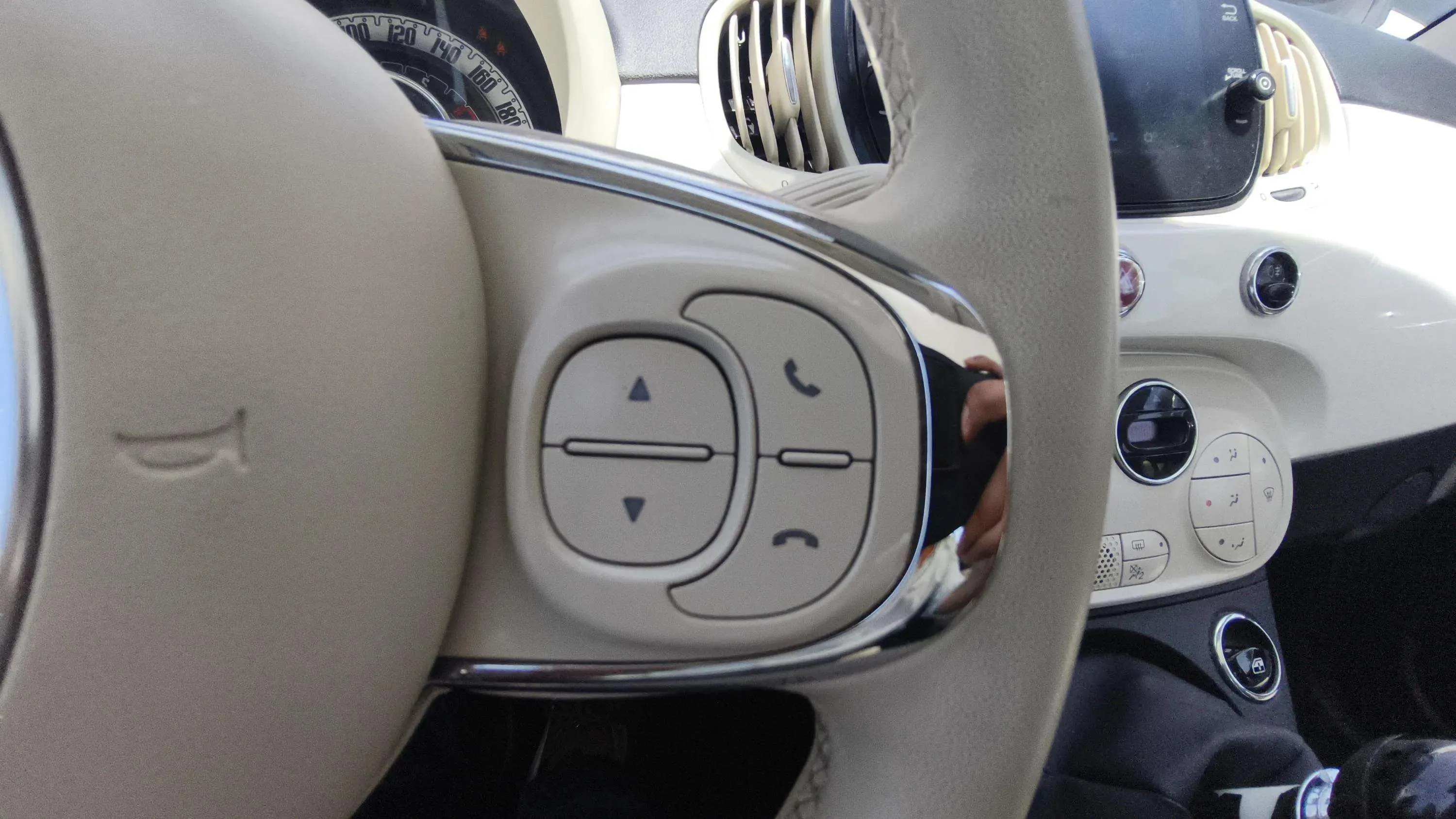 Fiat 500 Dolcevita 1.0 Hybrid - foto 22