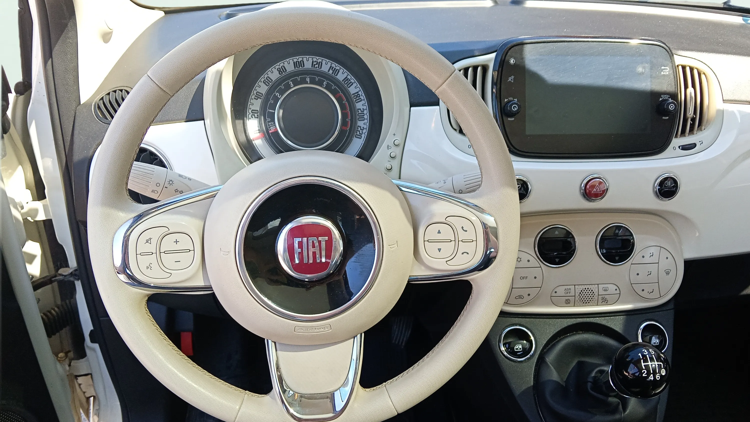 Fiat 500 Dolcevita 1.0 Hybrid - foto 12