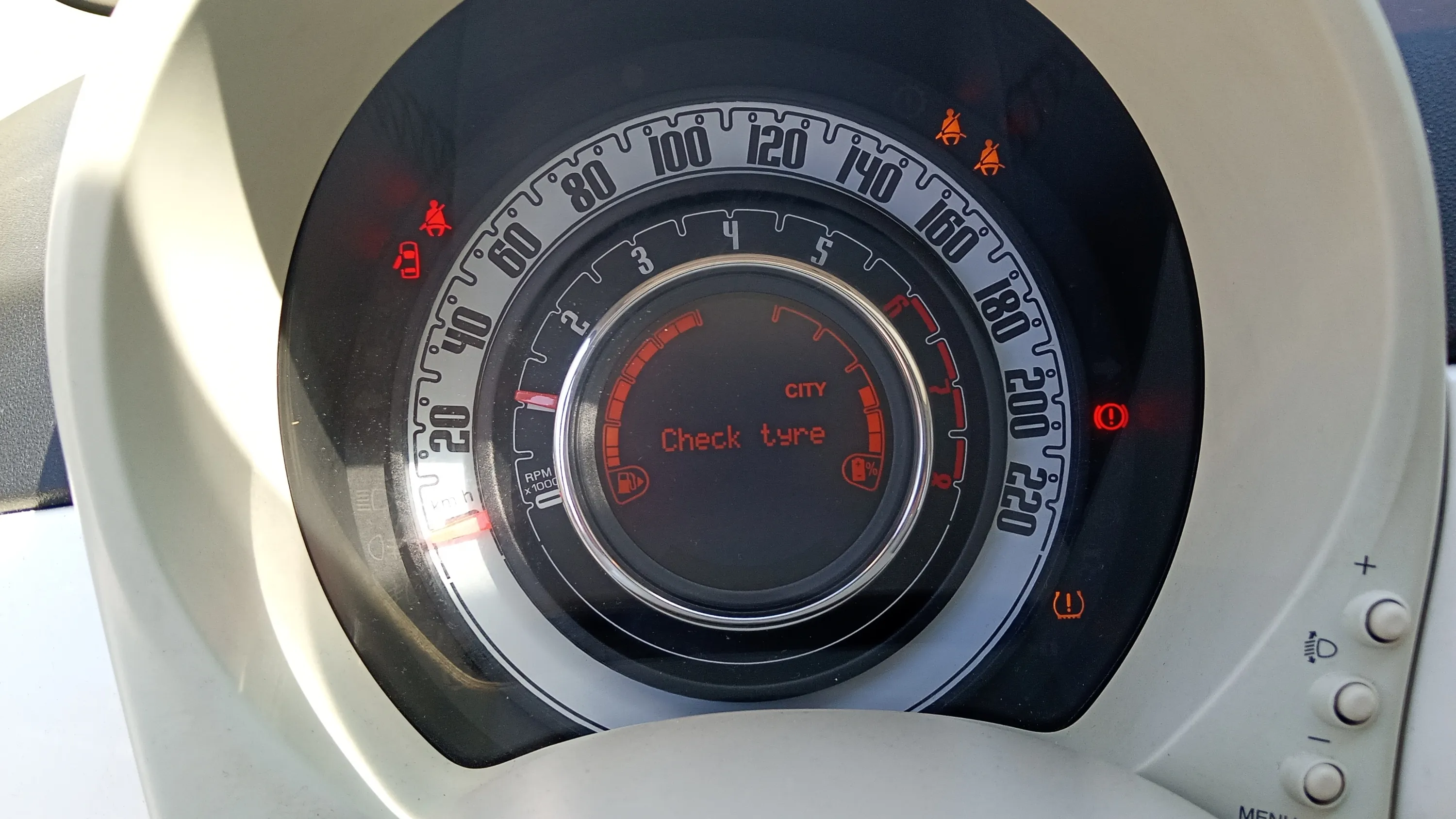 Fiat 500 Dolcevita 1.0 Hybrid - foto 13