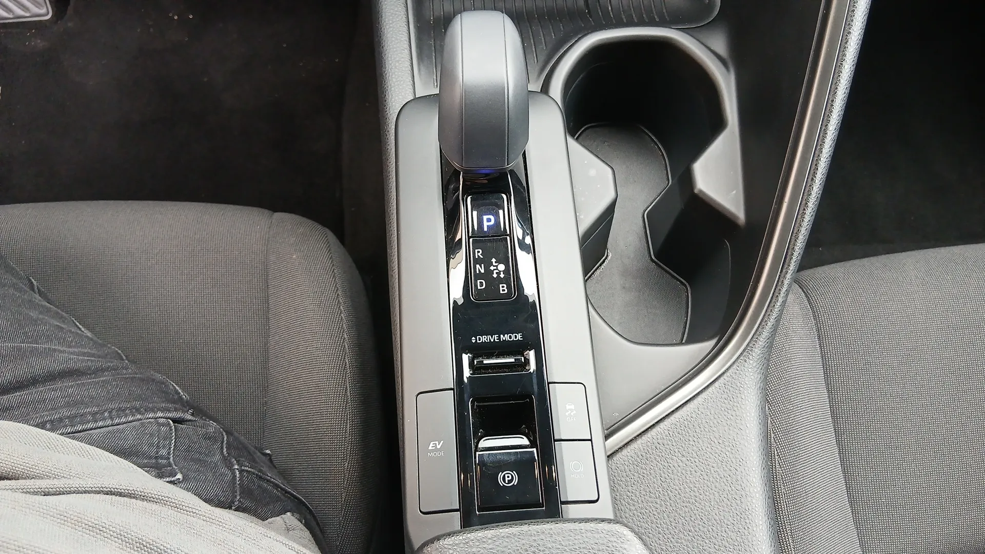 Toyota C-HR 1.8 140H Active - foto 15